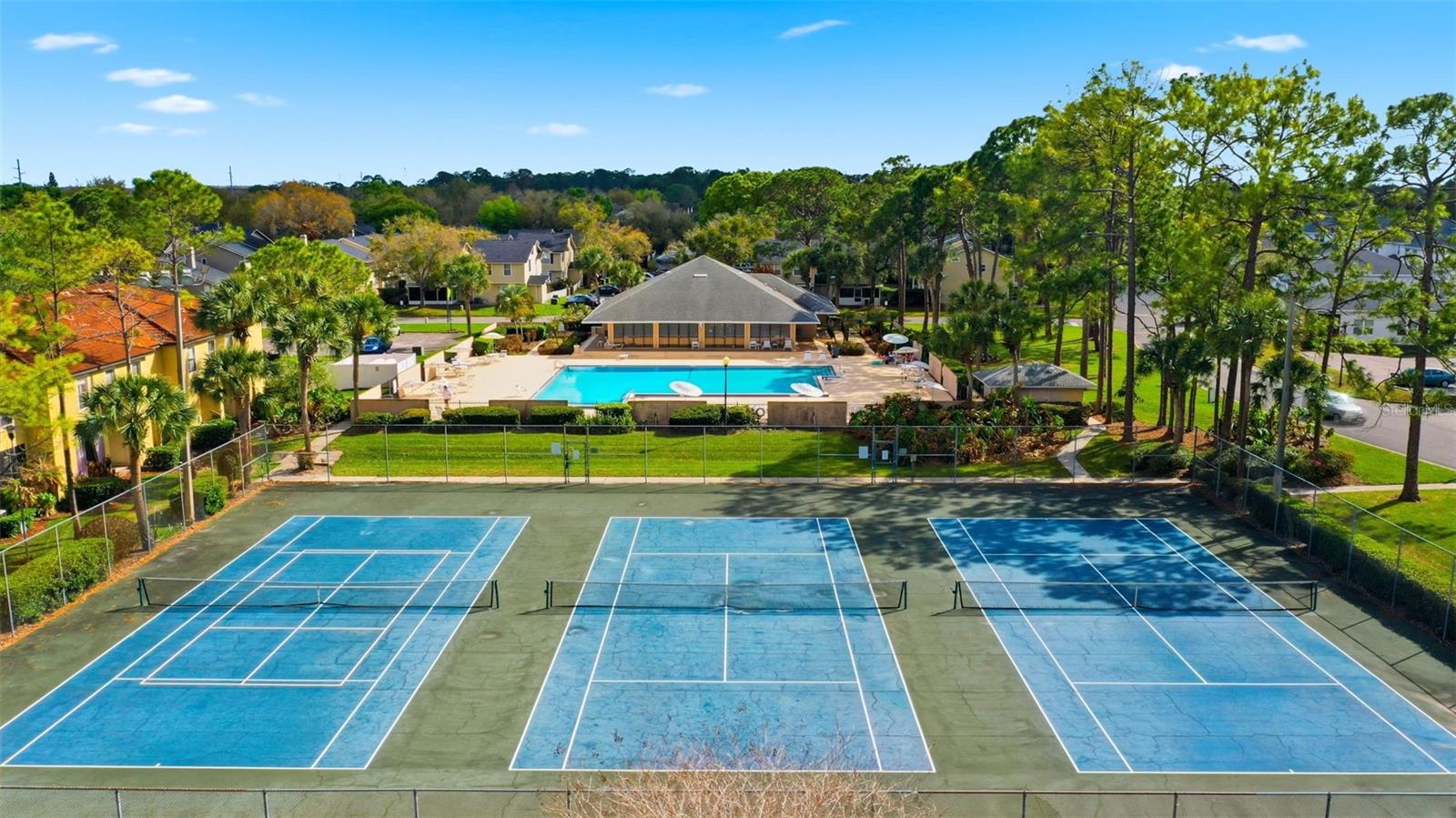 LAKEVIEW CONDO 05 - Residential