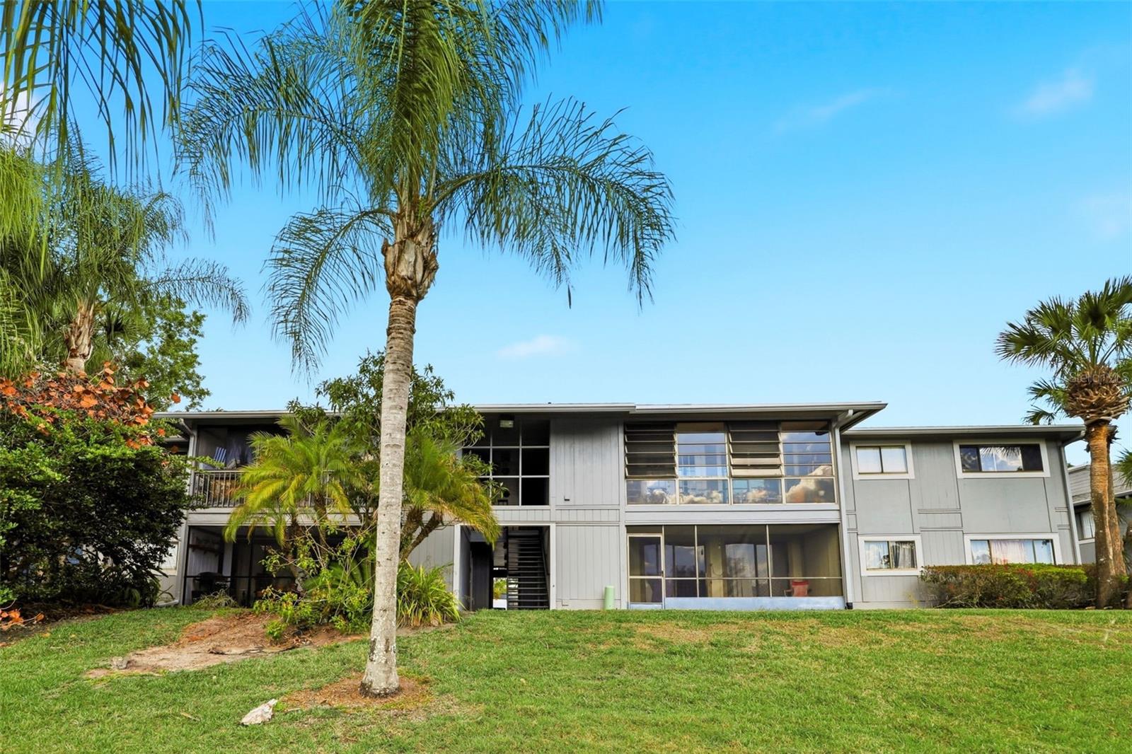 LAKEVIEW CONDO 05 - Residential