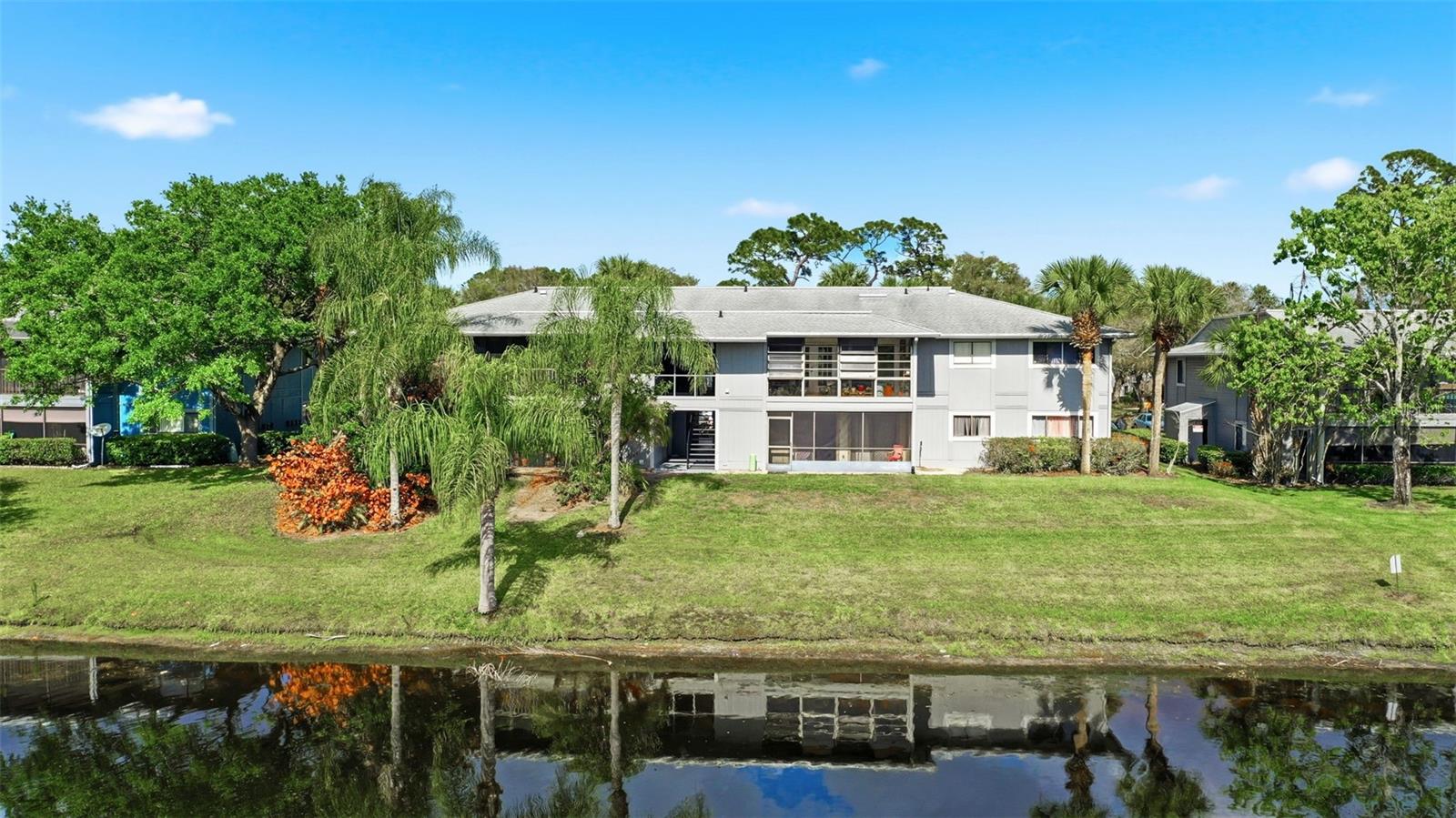 LAKEVIEW CONDO 05 - Residential