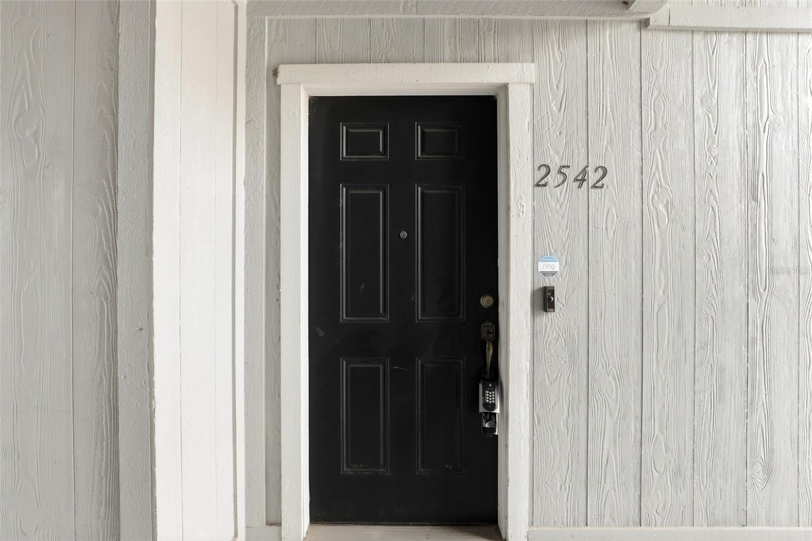 LAKEVIEW CONDO 05 - Residential