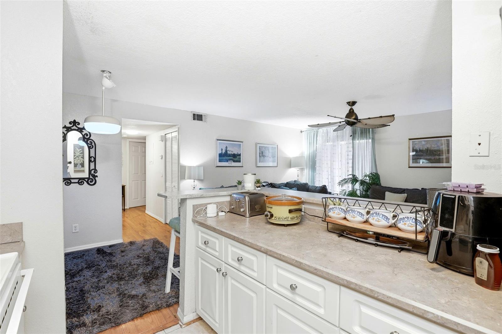 LAKEVIEW CONDO 05 - Residential