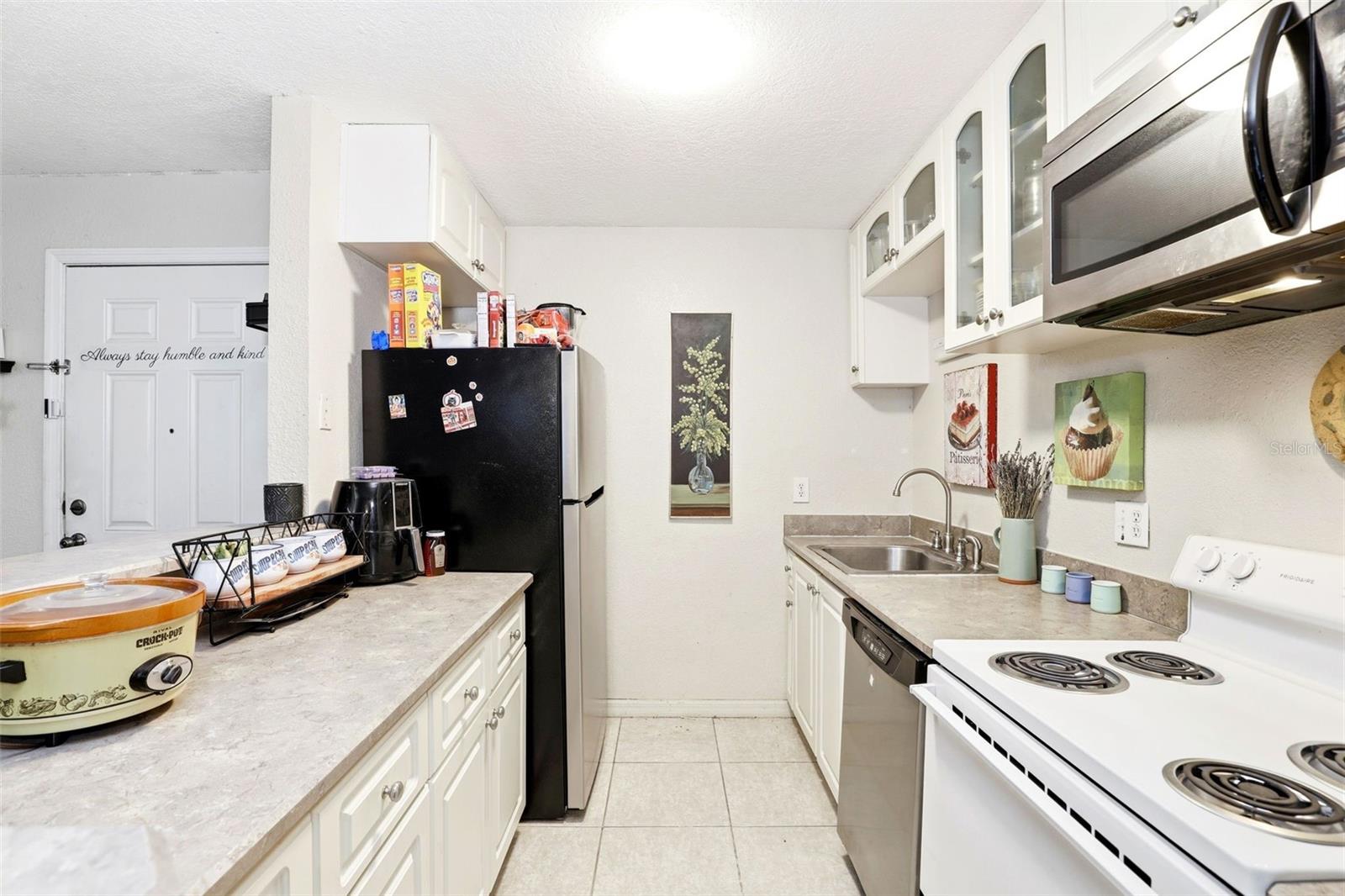 LAKEVIEW CONDO 05 - Residential