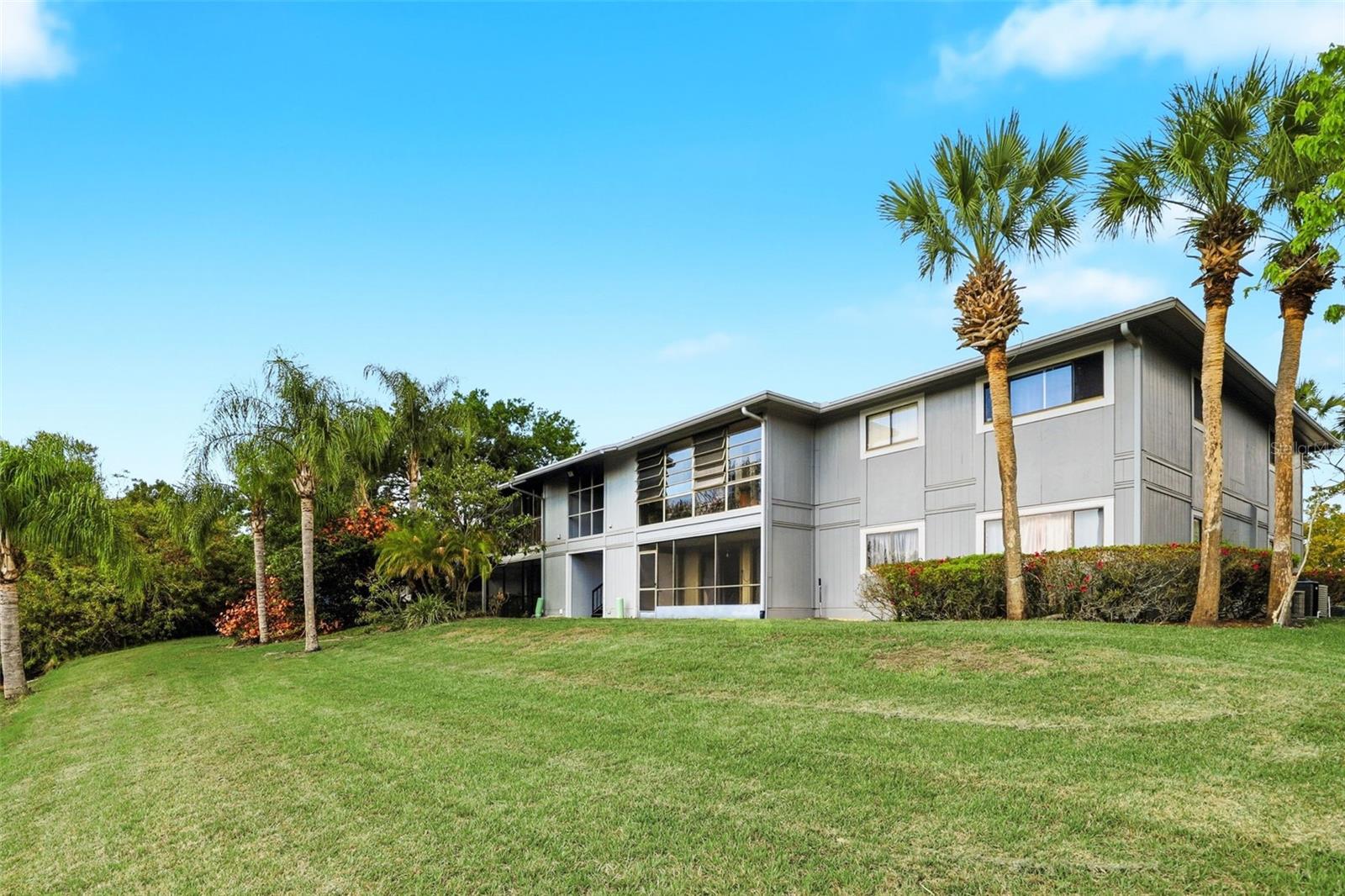 LAKEVIEW CONDO 05 - Residential