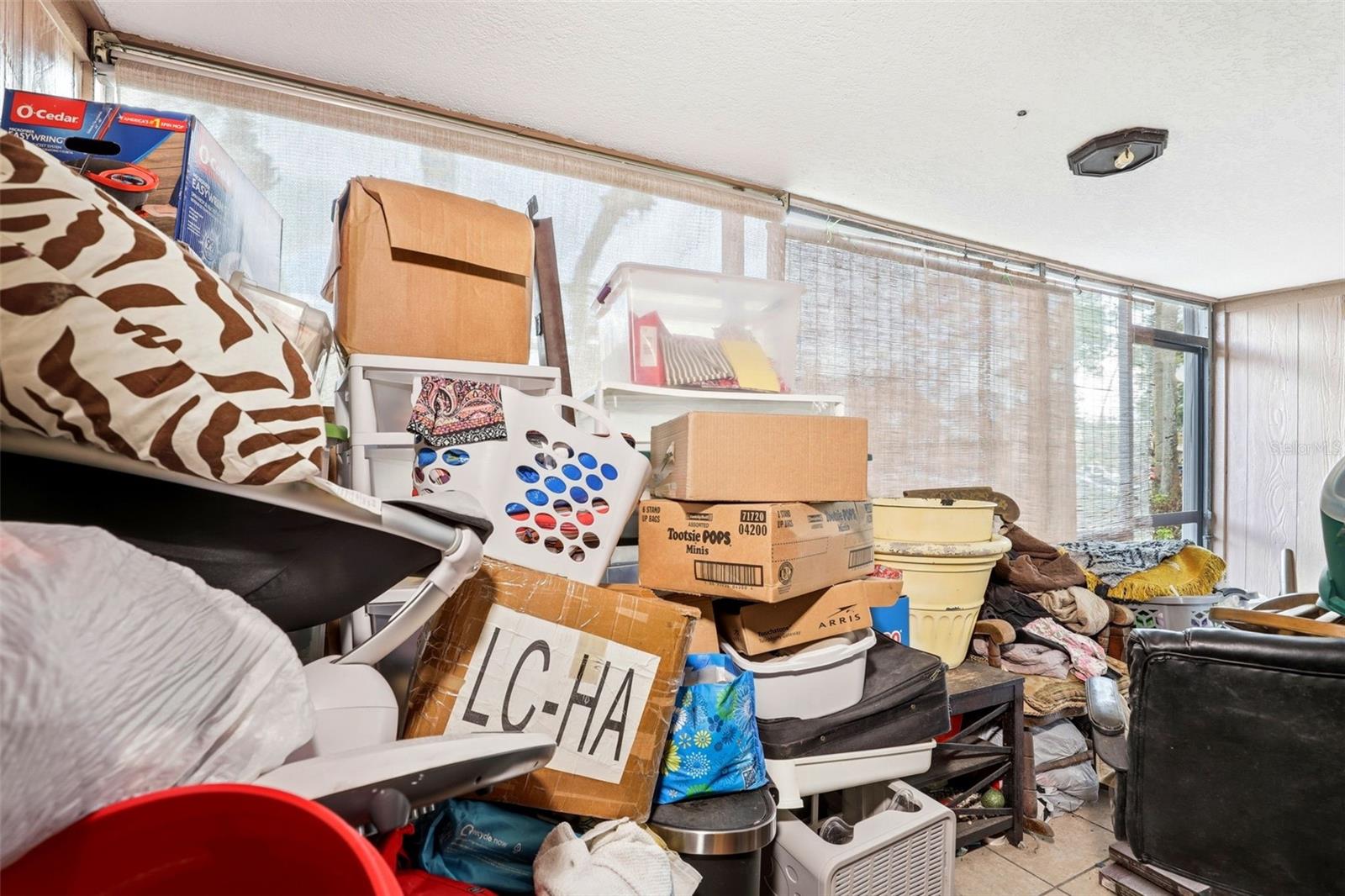 LAKEVIEW CONDO 05 - Residential