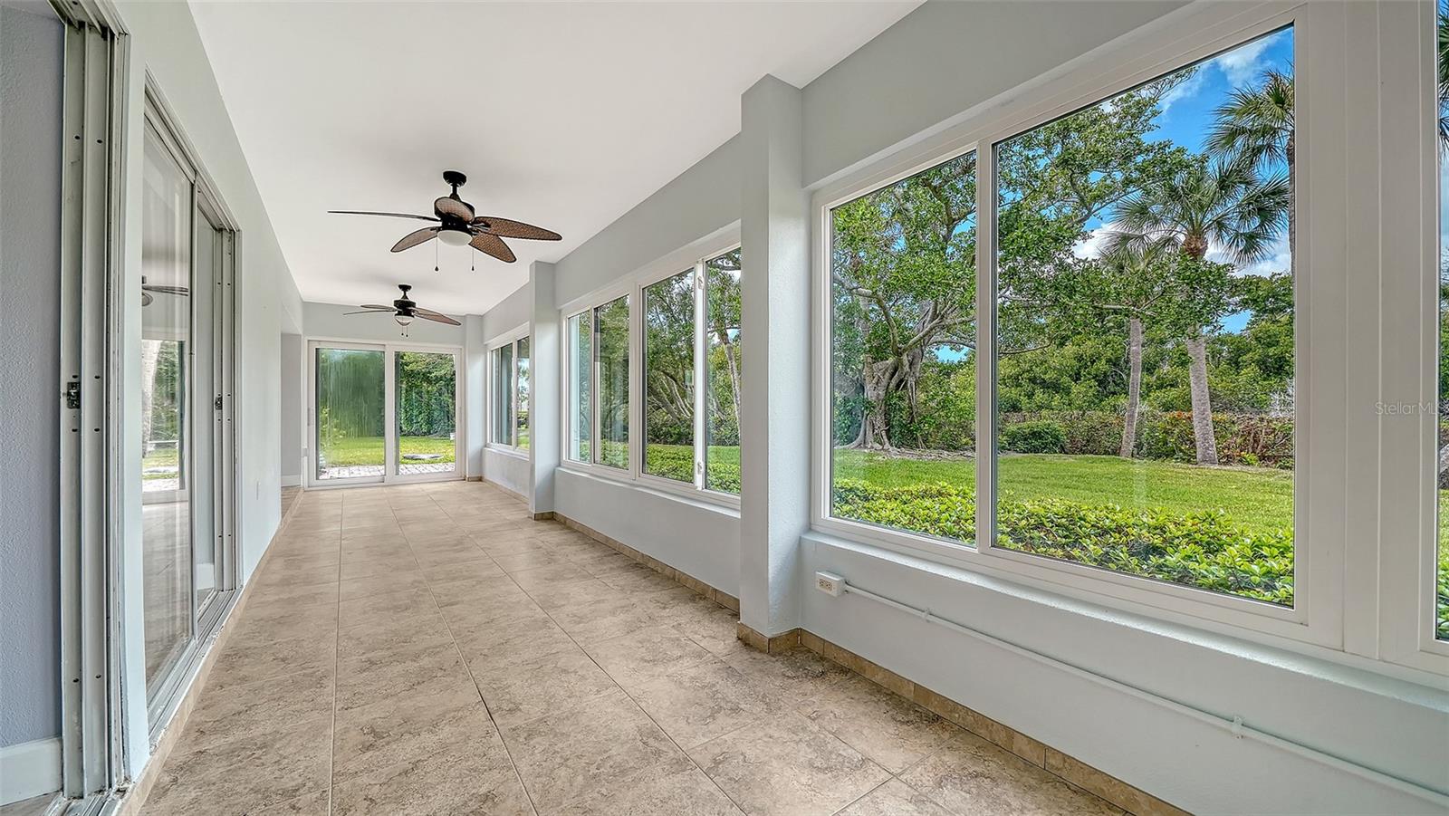 WHISPERING SANDS - Residential