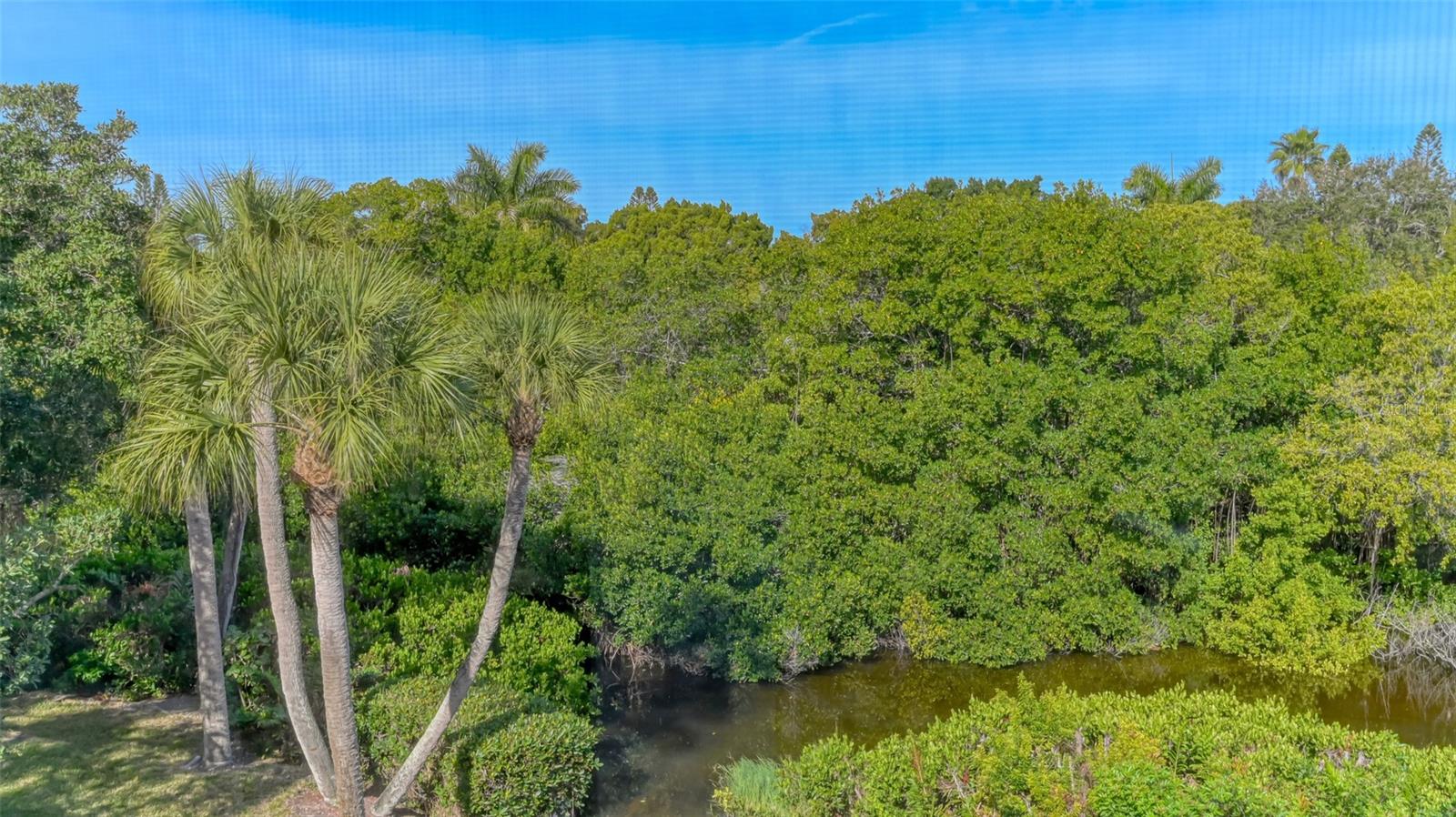 WHISPERING SANDS - Residential