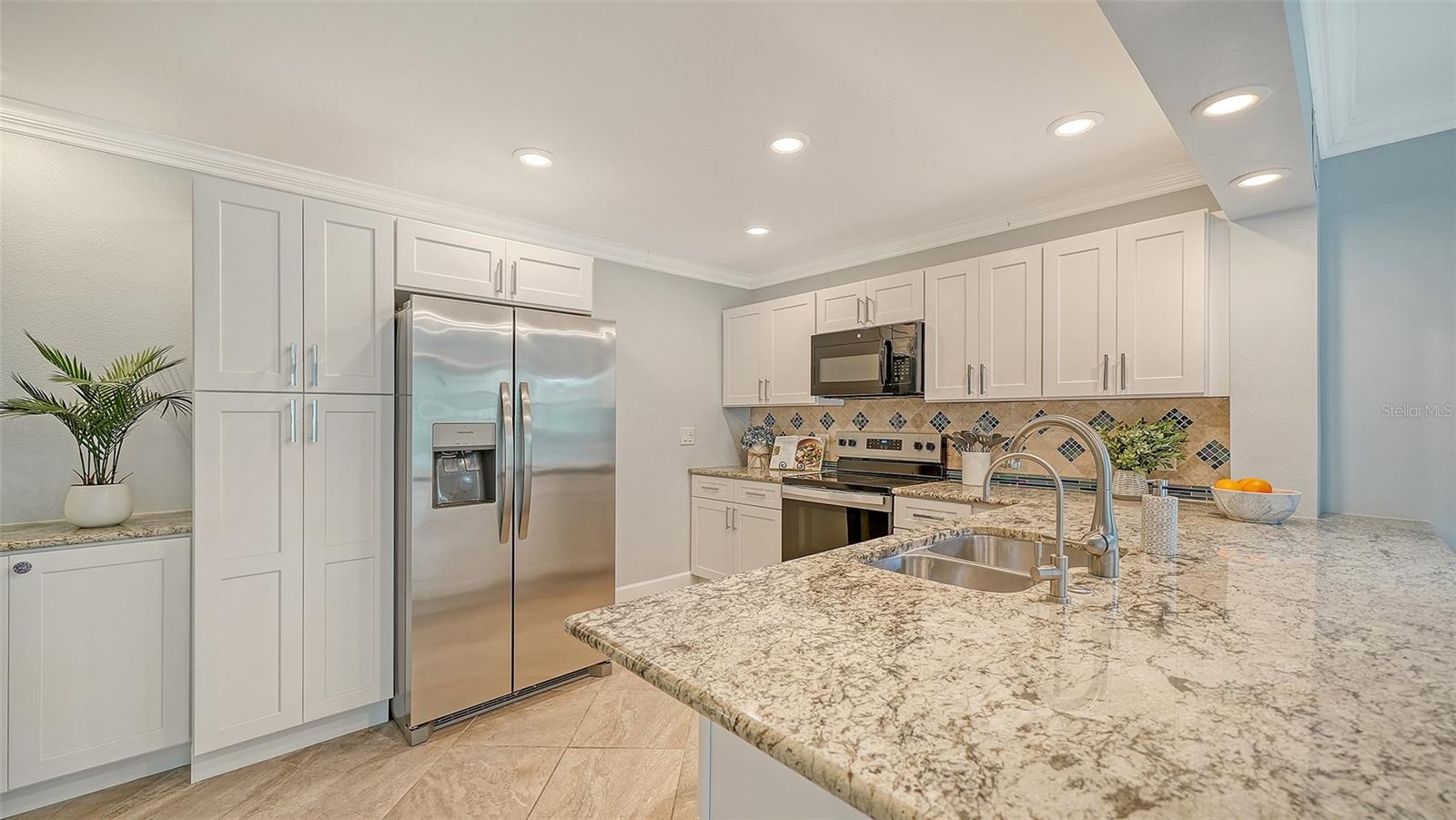 WHISPERING SANDS - Residential