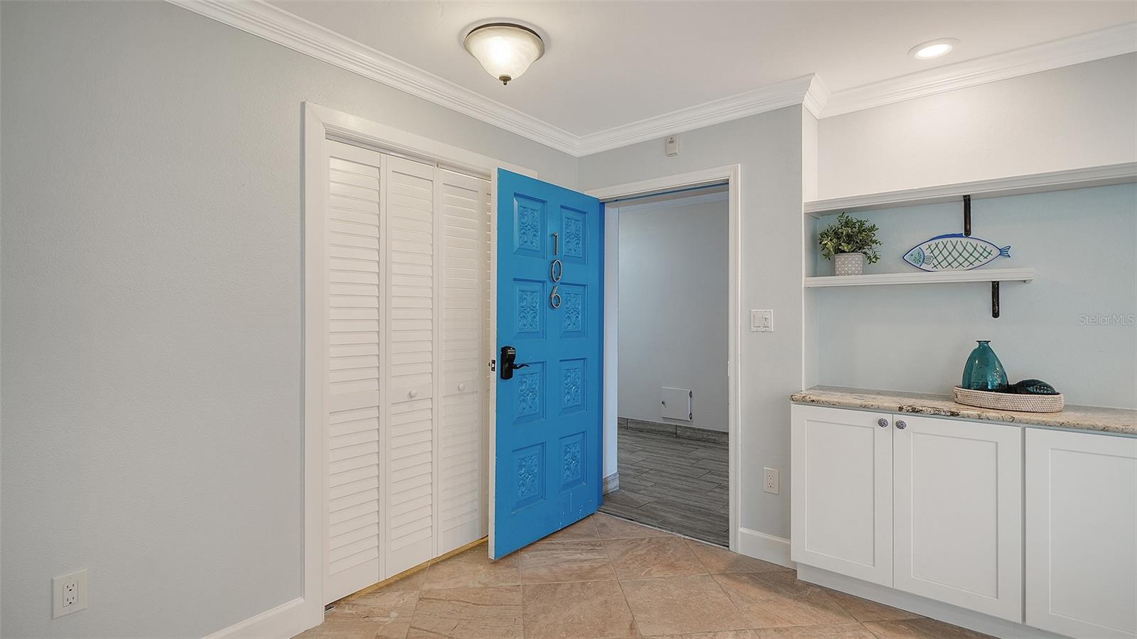 WHISPERING SANDS - Residential