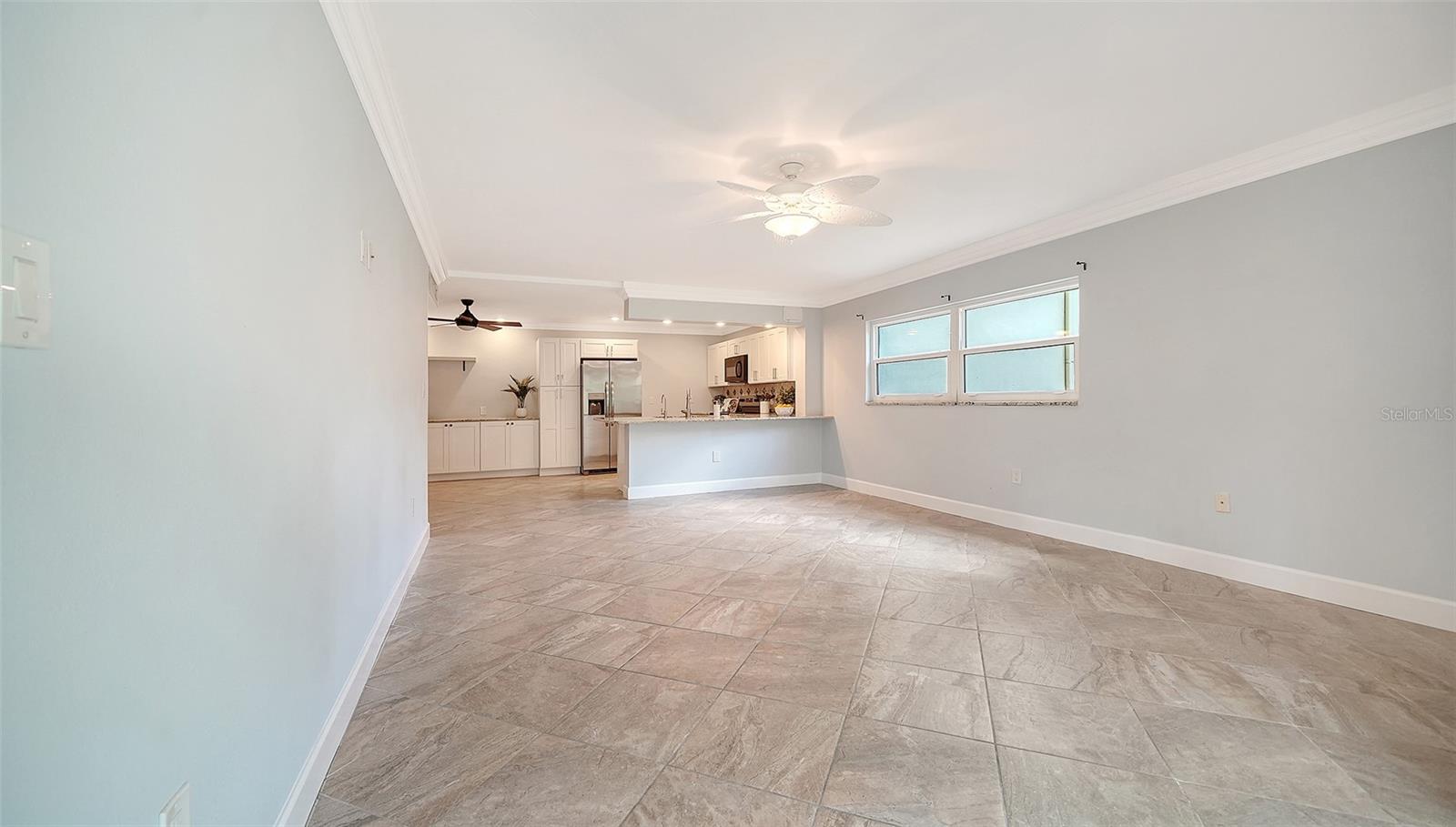 WHISPERING SANDS - Residential