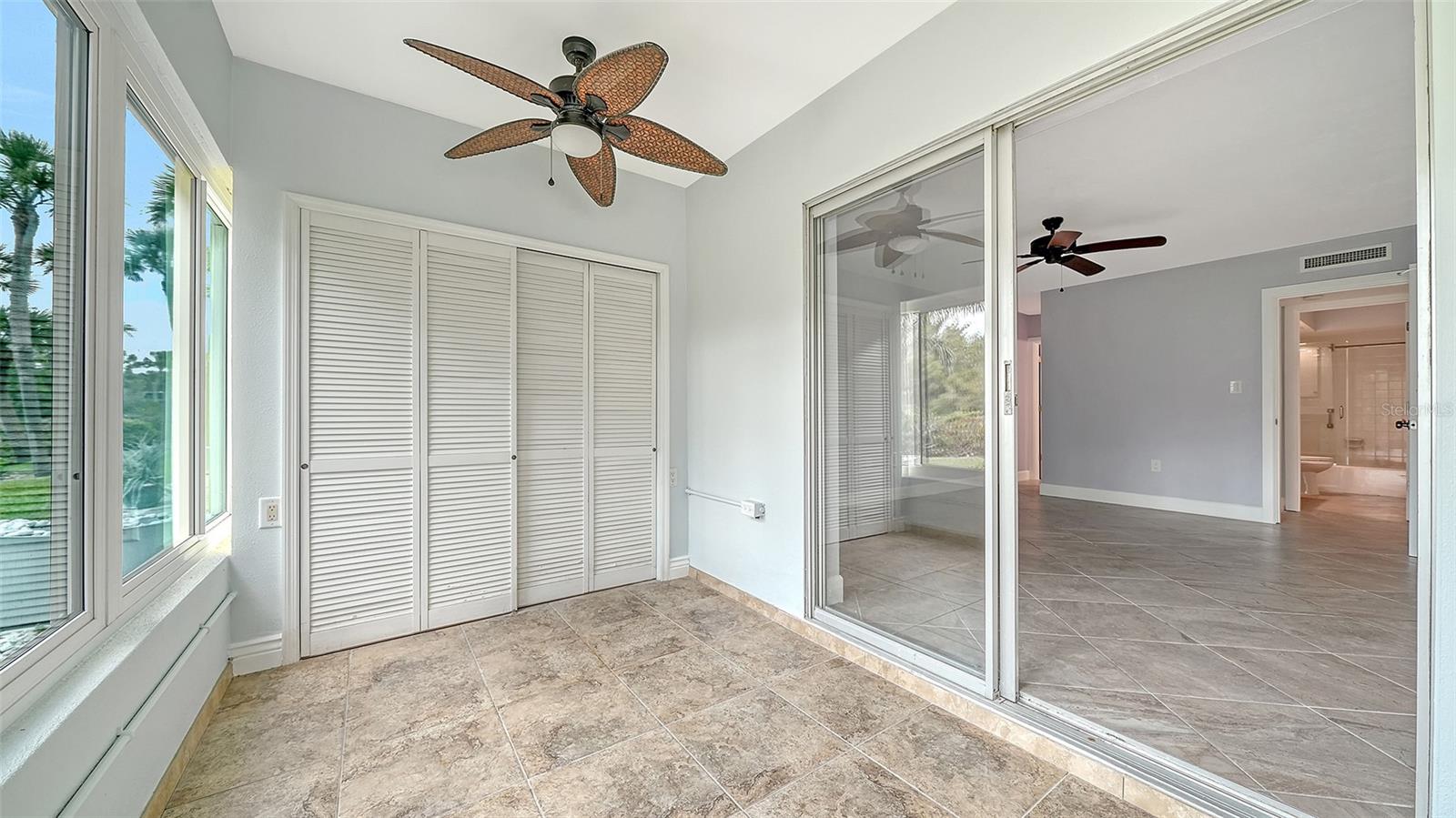 WHISPERING SANDS - Residential