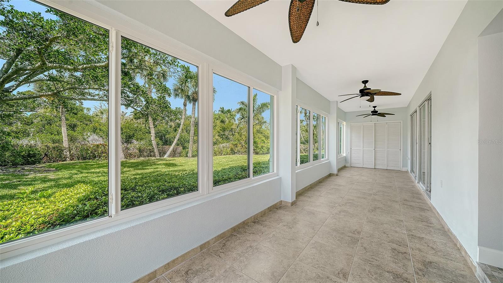 WHISPERING SANDS - Residential