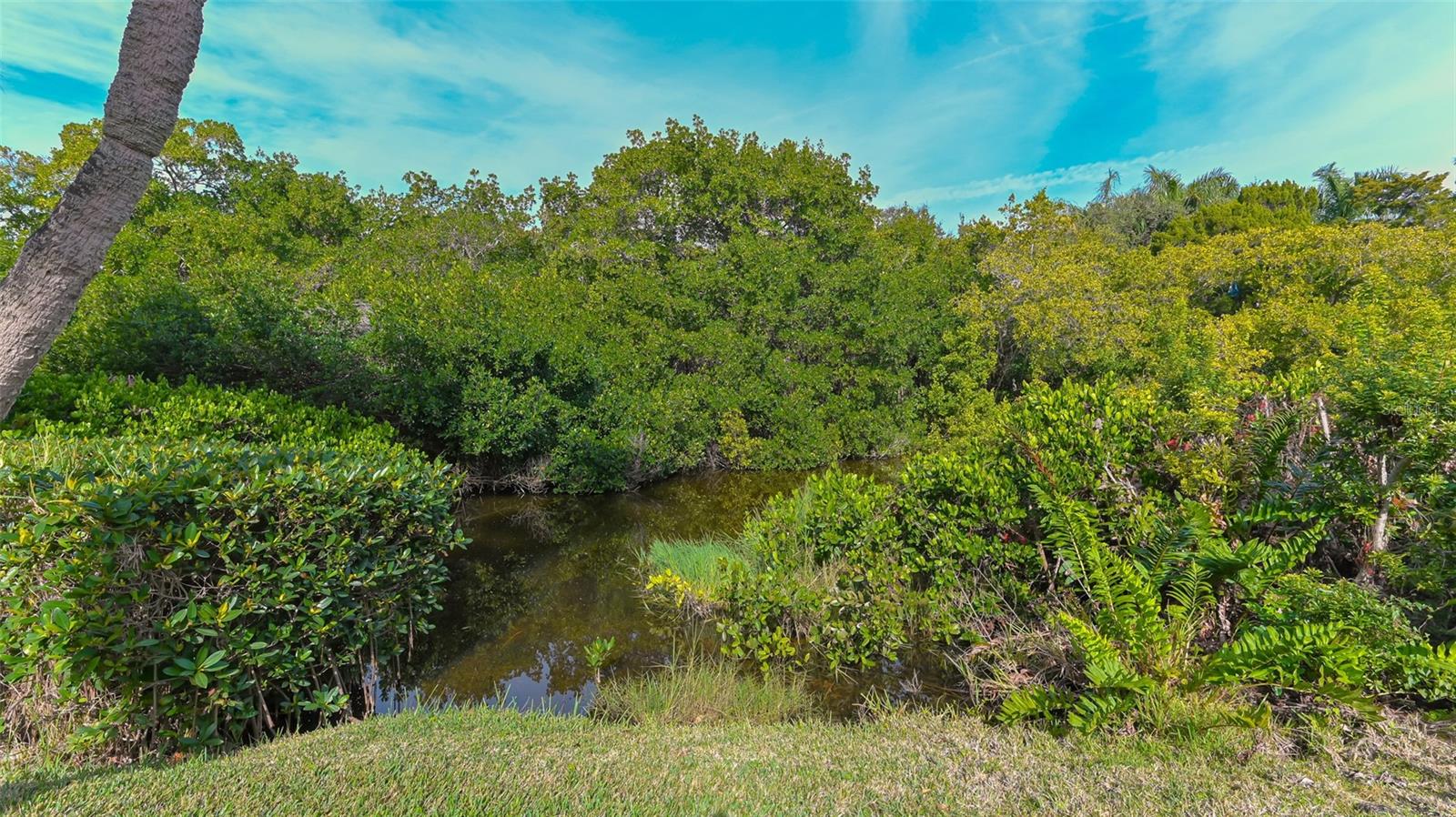 WHISPERING SANDS - Residential