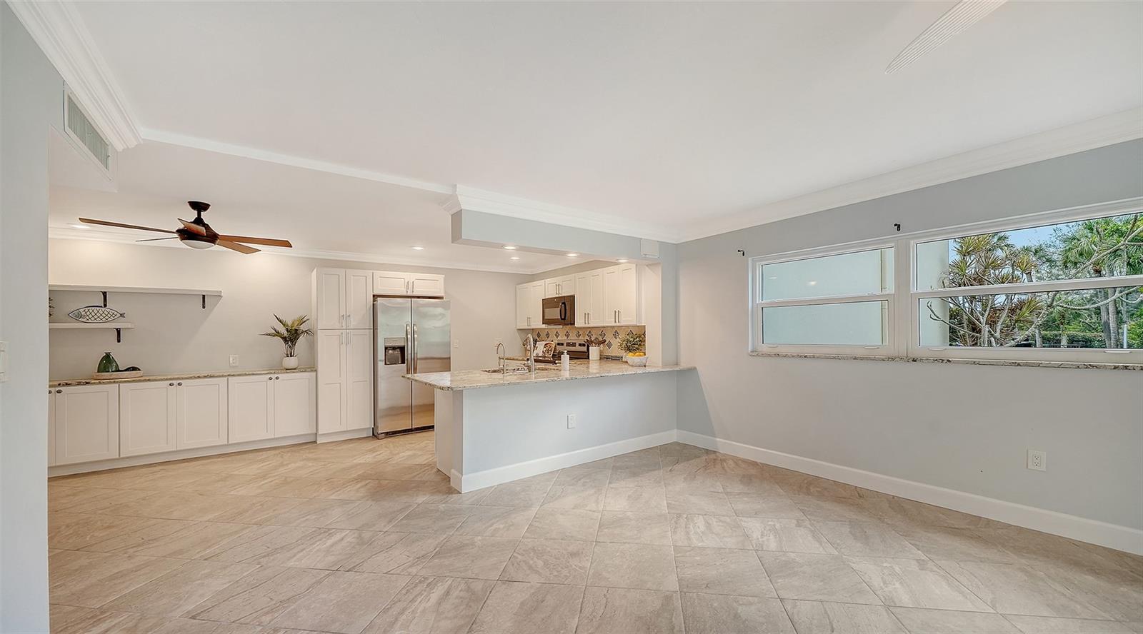 WHISPERING SANDS - Residential