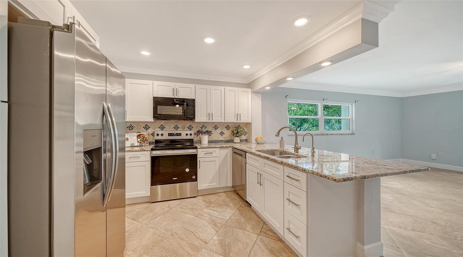 WHISPERING SANDS - Residential