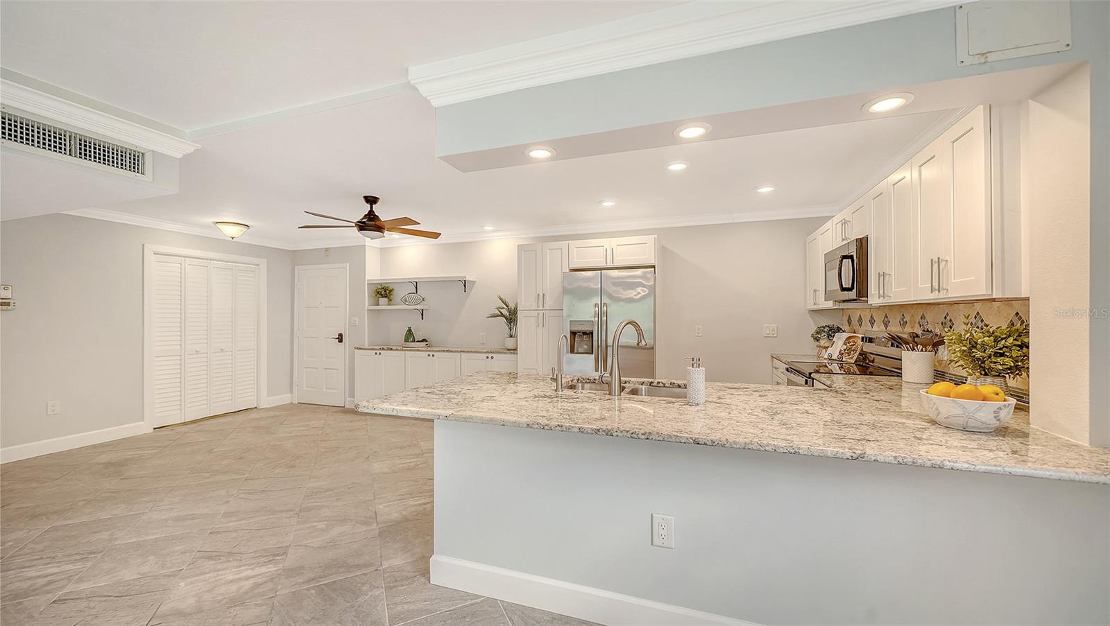 WHISPERING SANDS - Residential