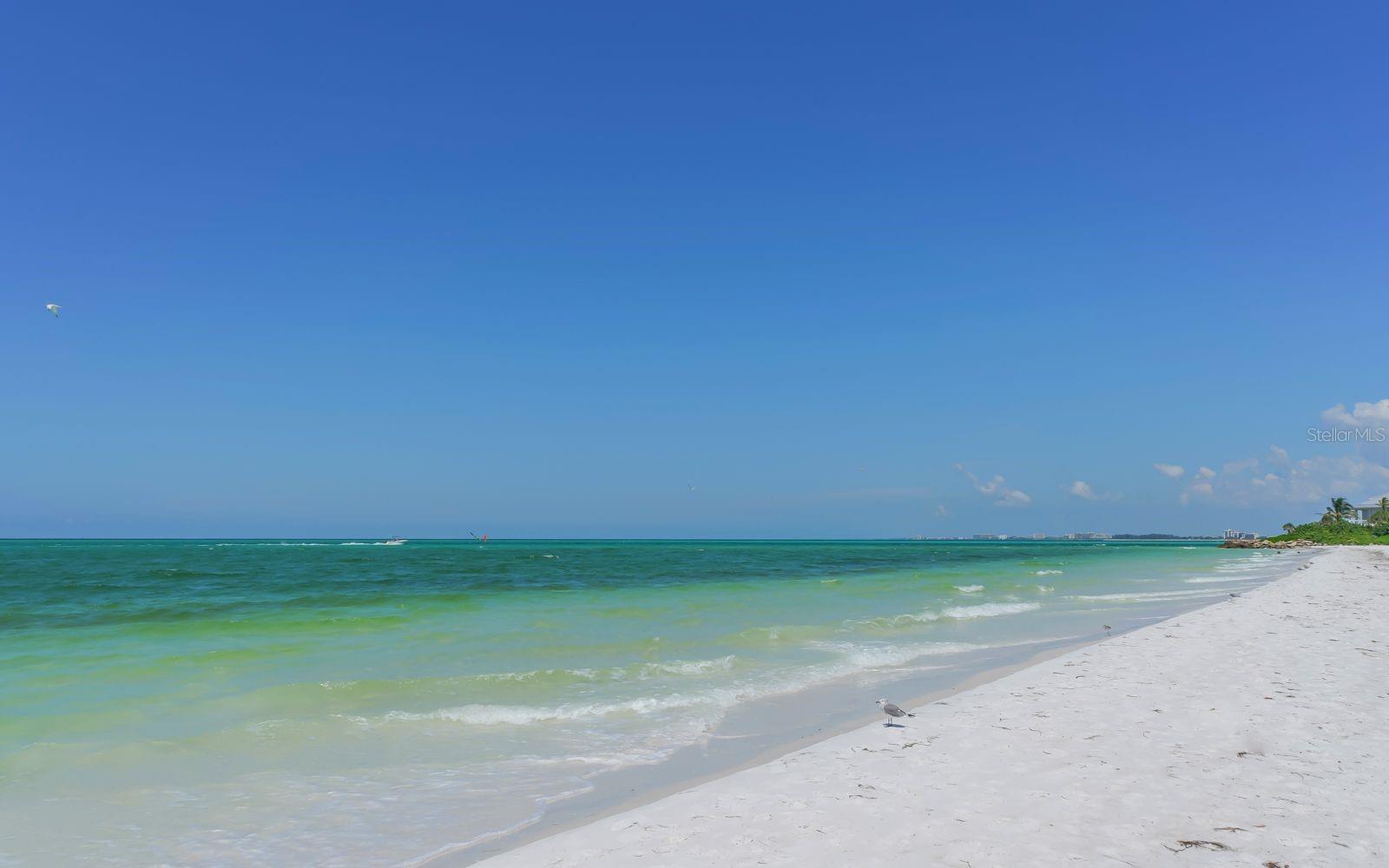 WHISPERING SANDS - Residential