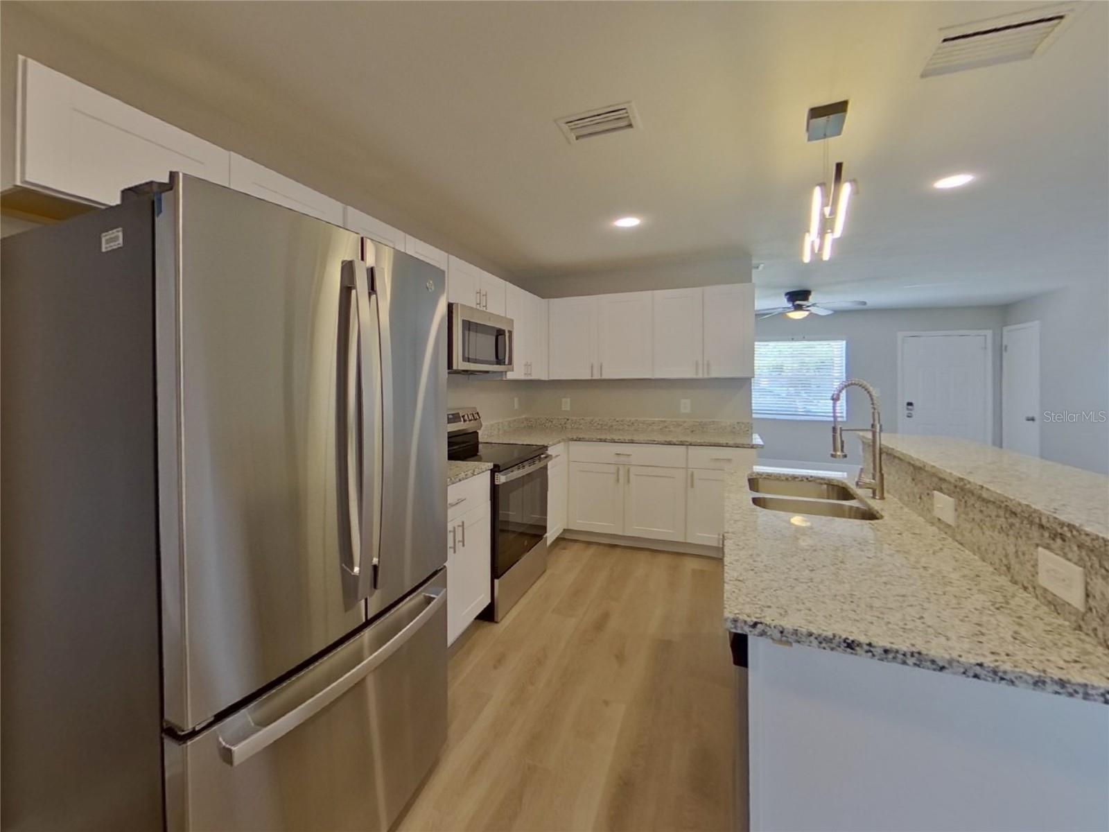 RIO VISTA SEC 6 - Residential Lease