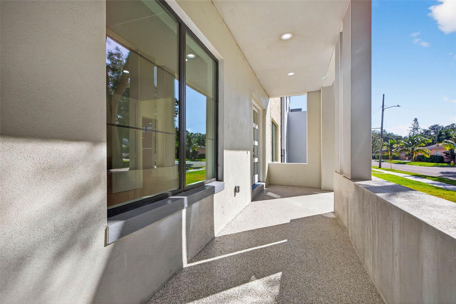 SOUTH SHADOW LAWN - Residential