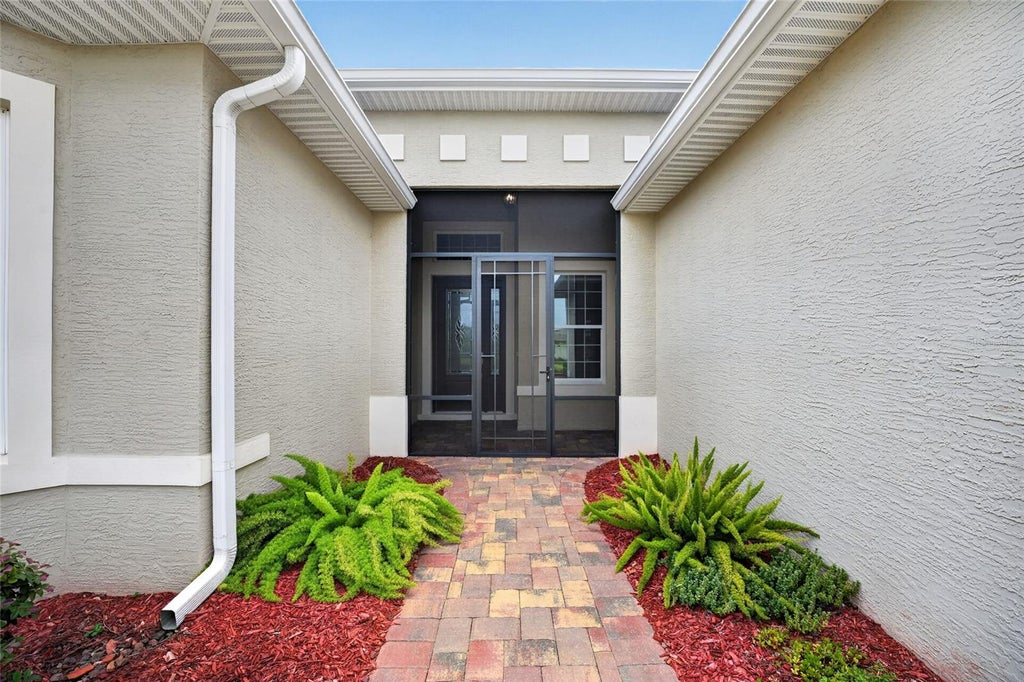 Photo of 10216 Julia Isles Avenue, Oxford, FL 34484 (MLS # G5114901)