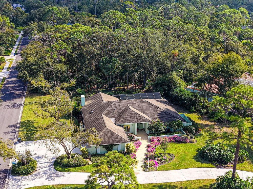 Photo of 7604 Weeping Willow Circle, Sarasota, FL 34241 (MLS # A4679213)