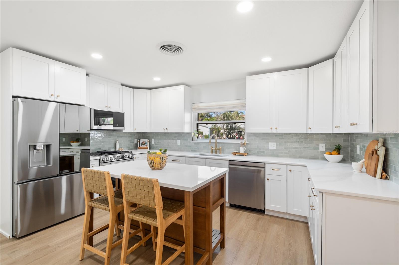 HARBOR VIEW VILLAS 1ST ADD - Residential