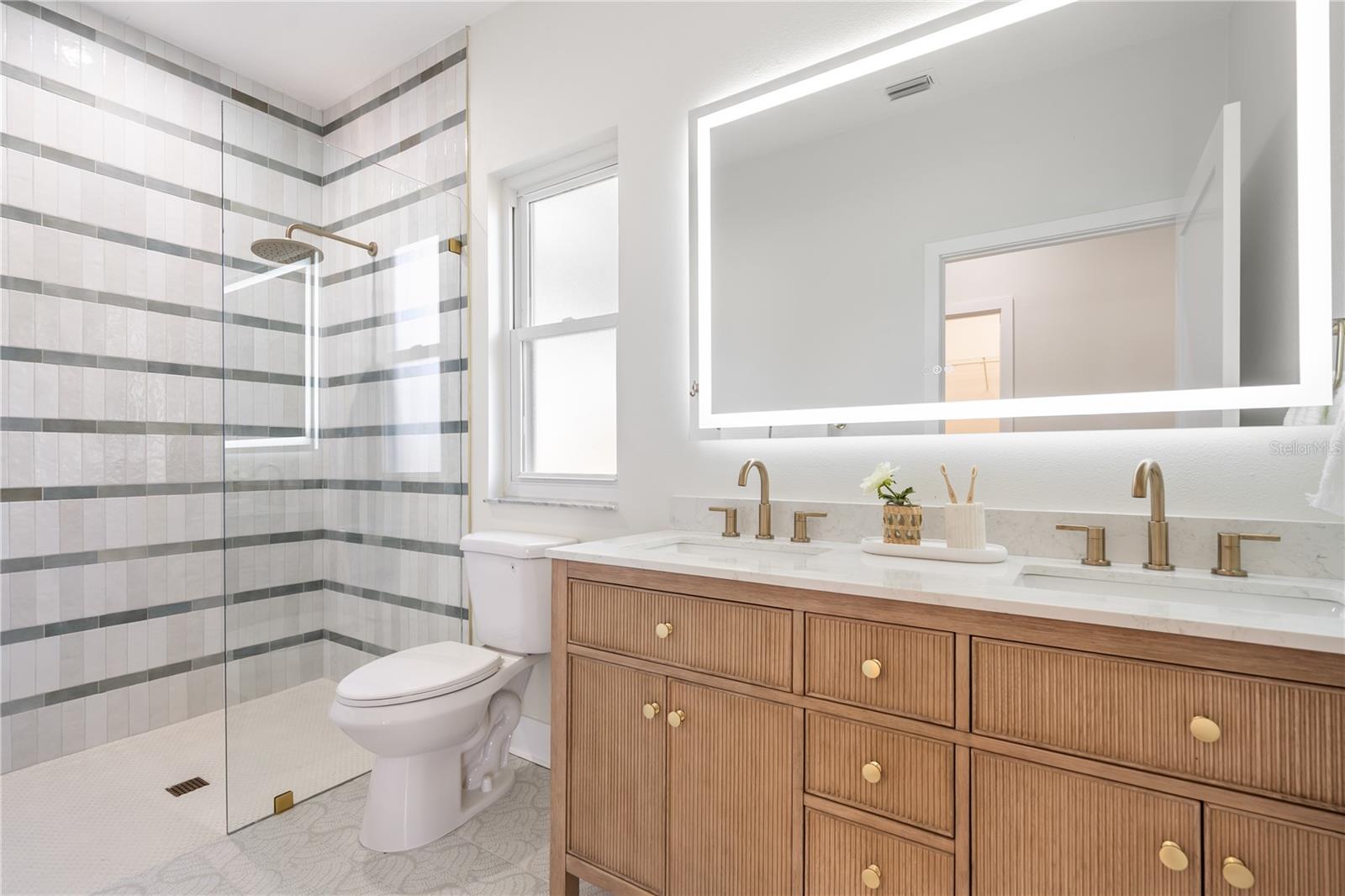 HARBOR VIEW VILLAS 1ST ADD - Residential