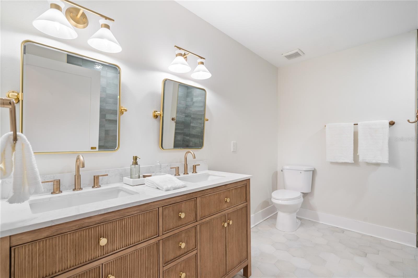 HARBOR VIEW VILLAS 1ST ADD - Residential