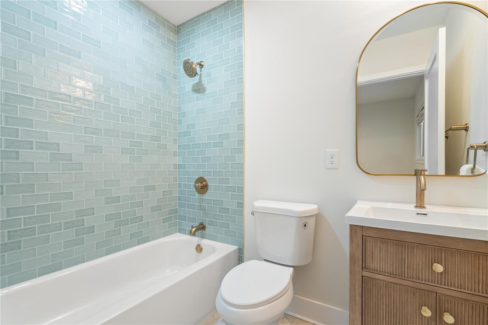 HARBOR VIEW VILLAS 1ST ADD - Residential