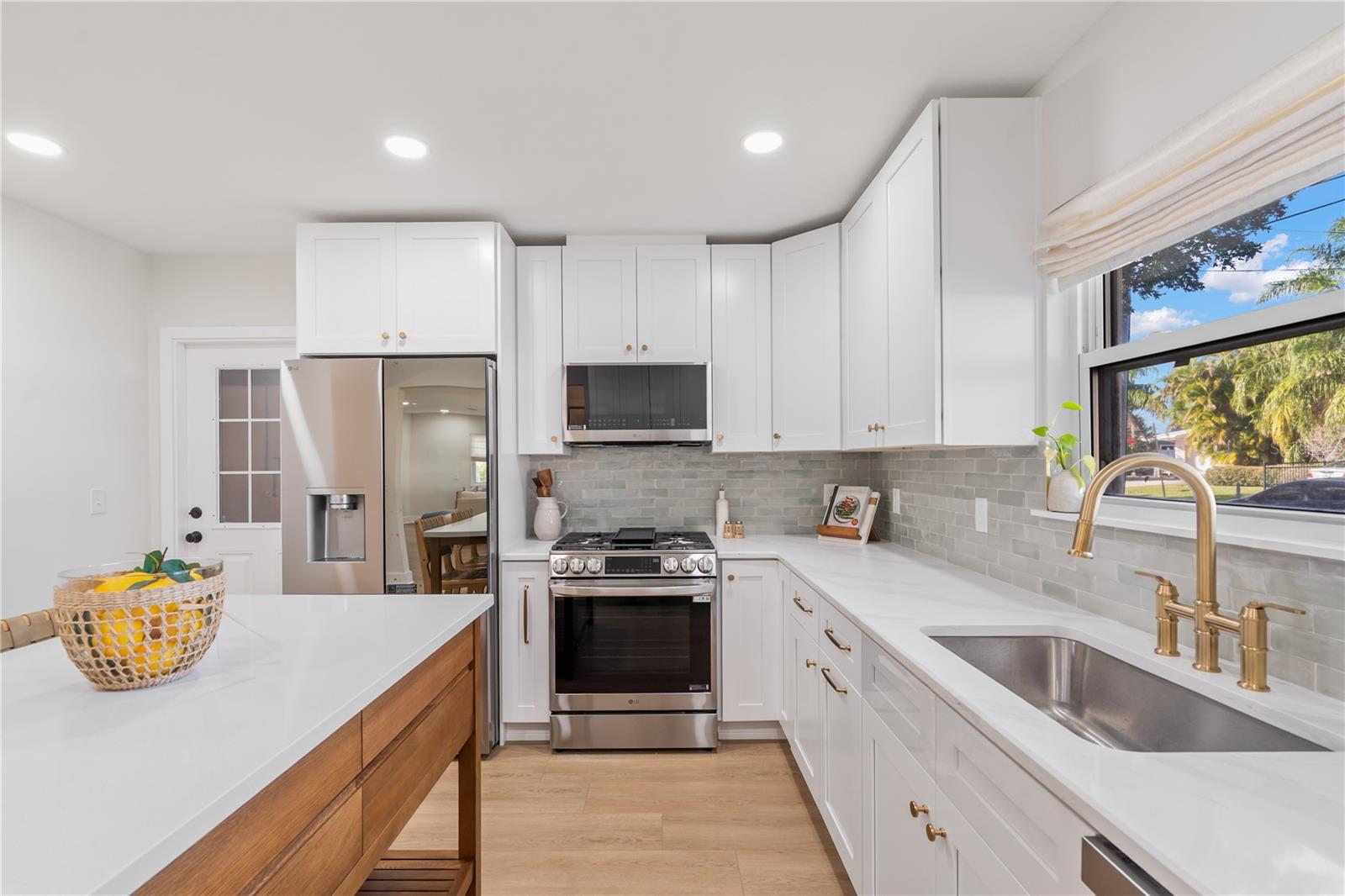 HARBOR VIEW VILLAS 1ST ADD - Residential