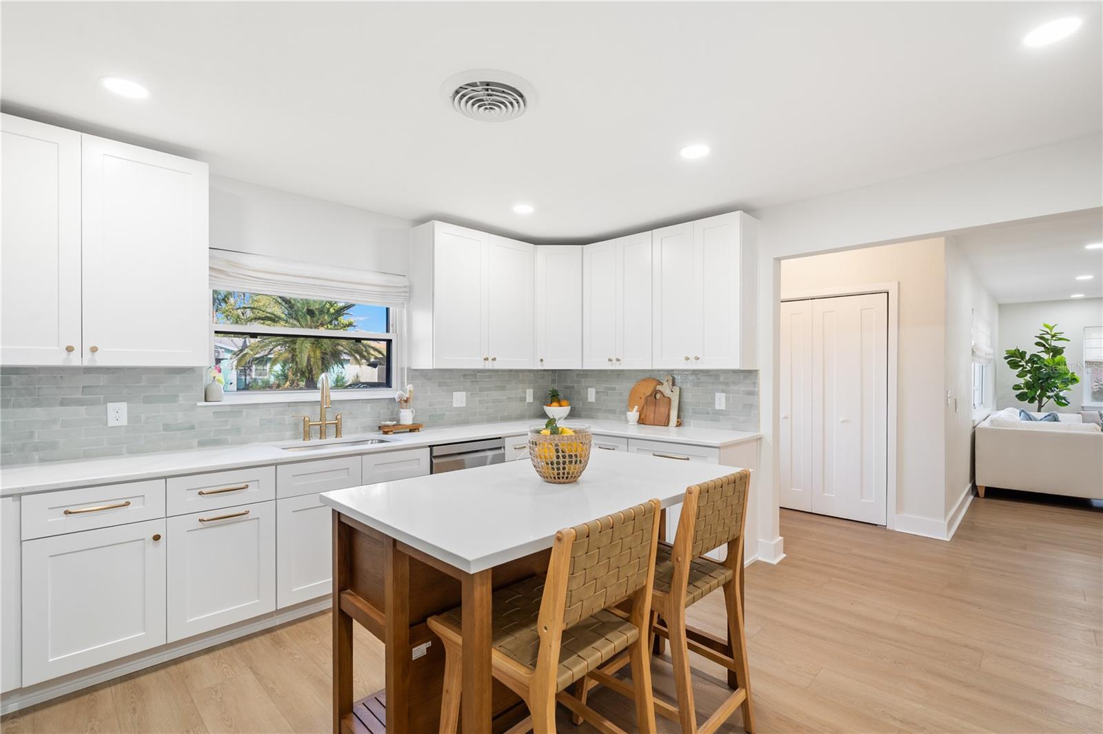 HARBOR VIEW VILLAS 1ST ADD - Residential