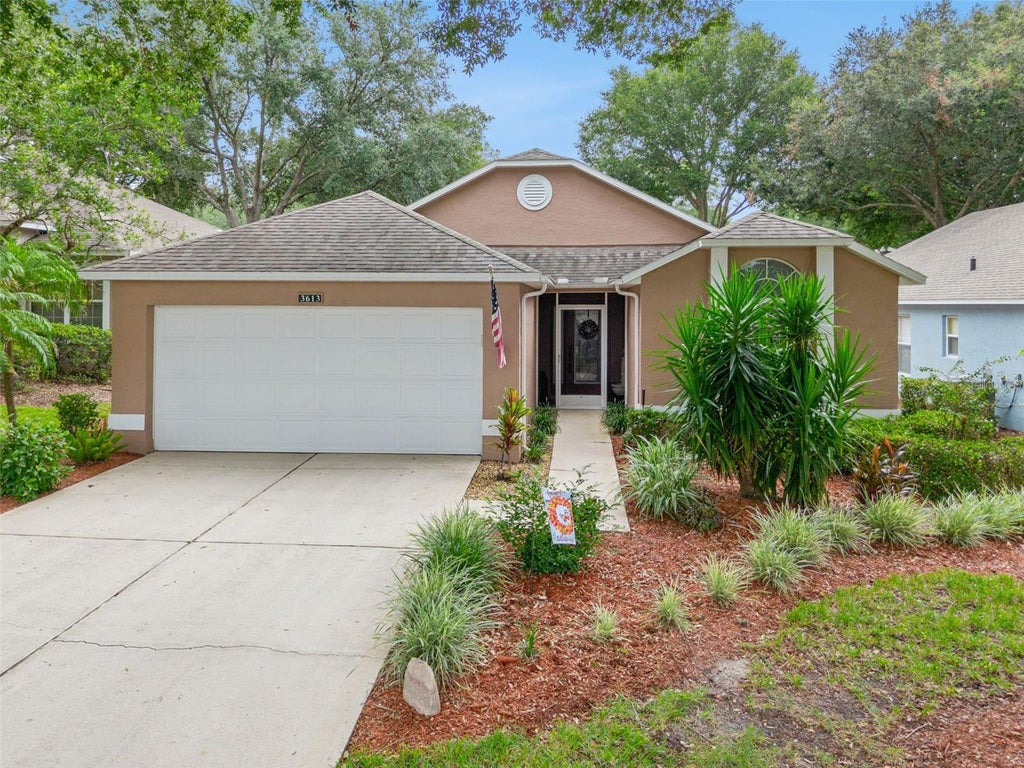 Photo of 3613 Westerham Drive, Clermont, FL 34711 (MLS # G5118271)