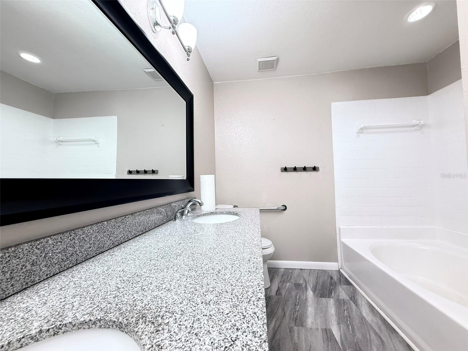 WATERSIDE CONDO III - Residential