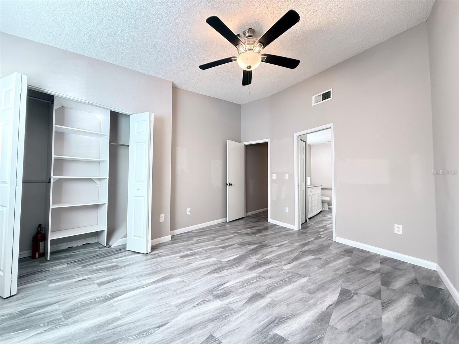 WATERSIDE CONDO III - Residential