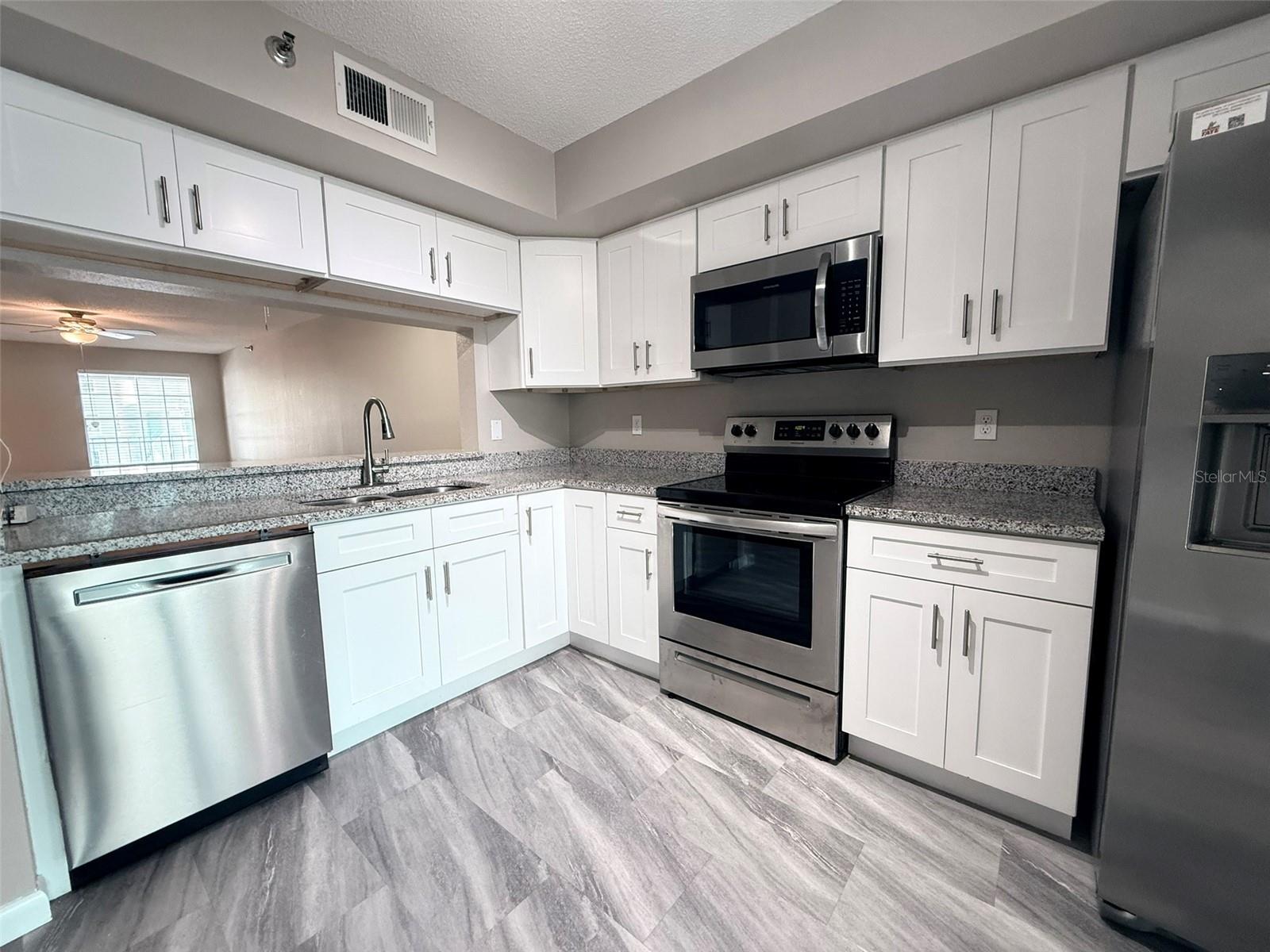 WATERSIDE CONDO III - Residential