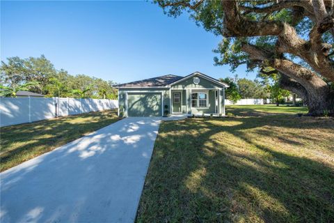 A home in LAKELAND