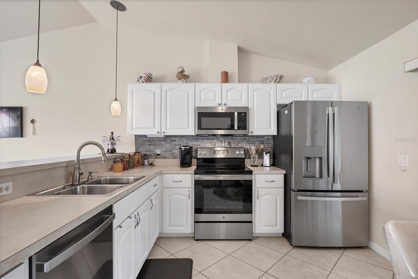 RENDEZ-VOUS CONDO - Residential