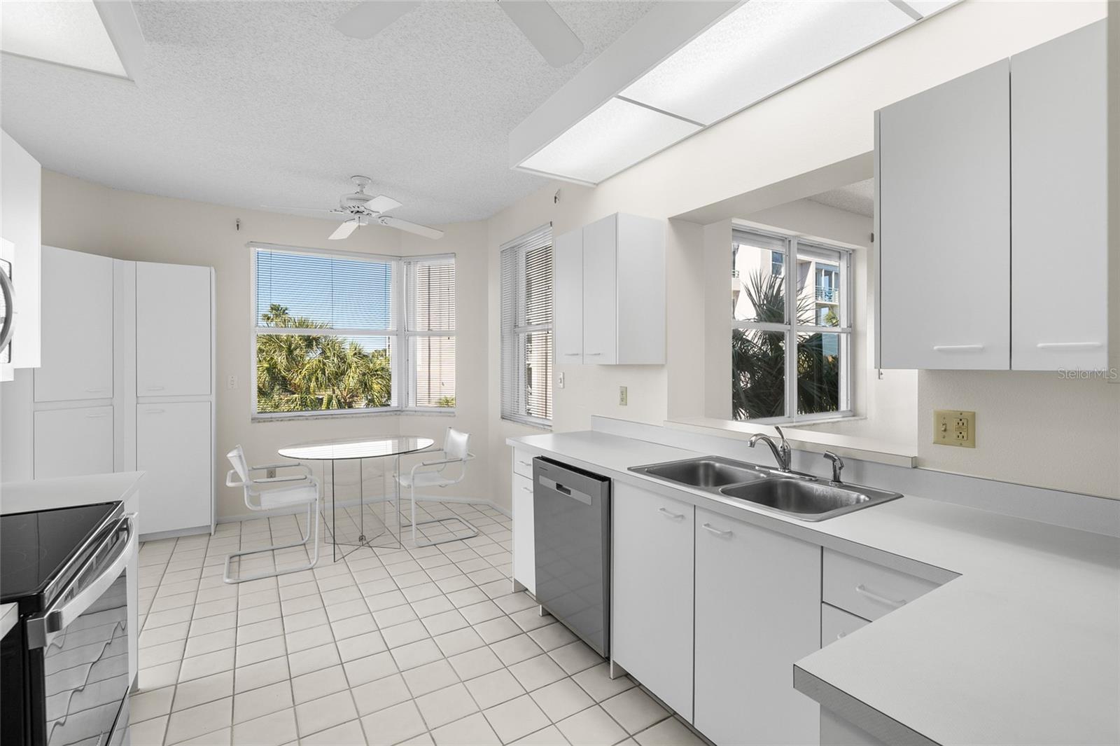 CORAL POINTE - Residential