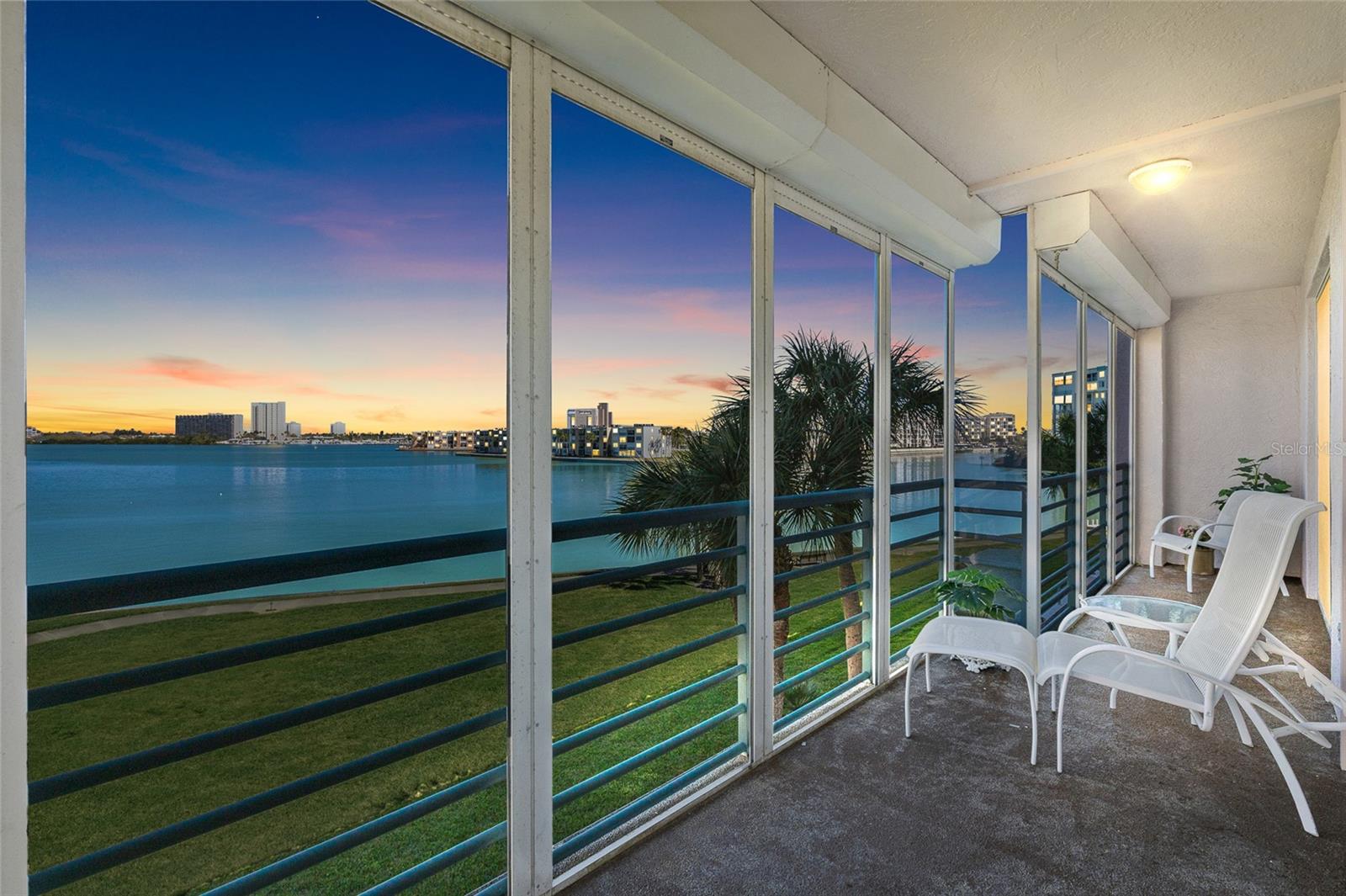 CORAL POINTE - Residential