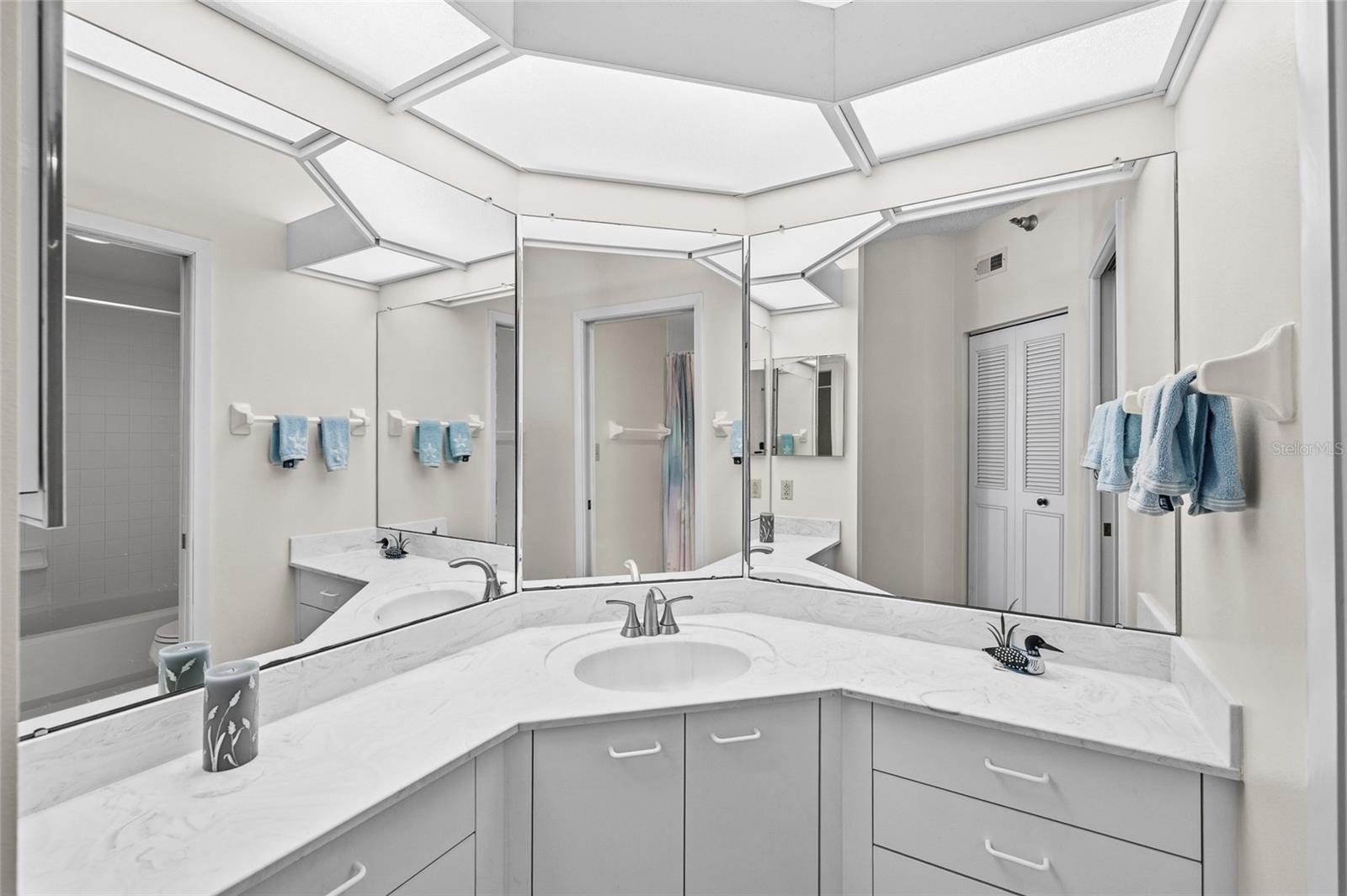 CORAL POINTE - Residential