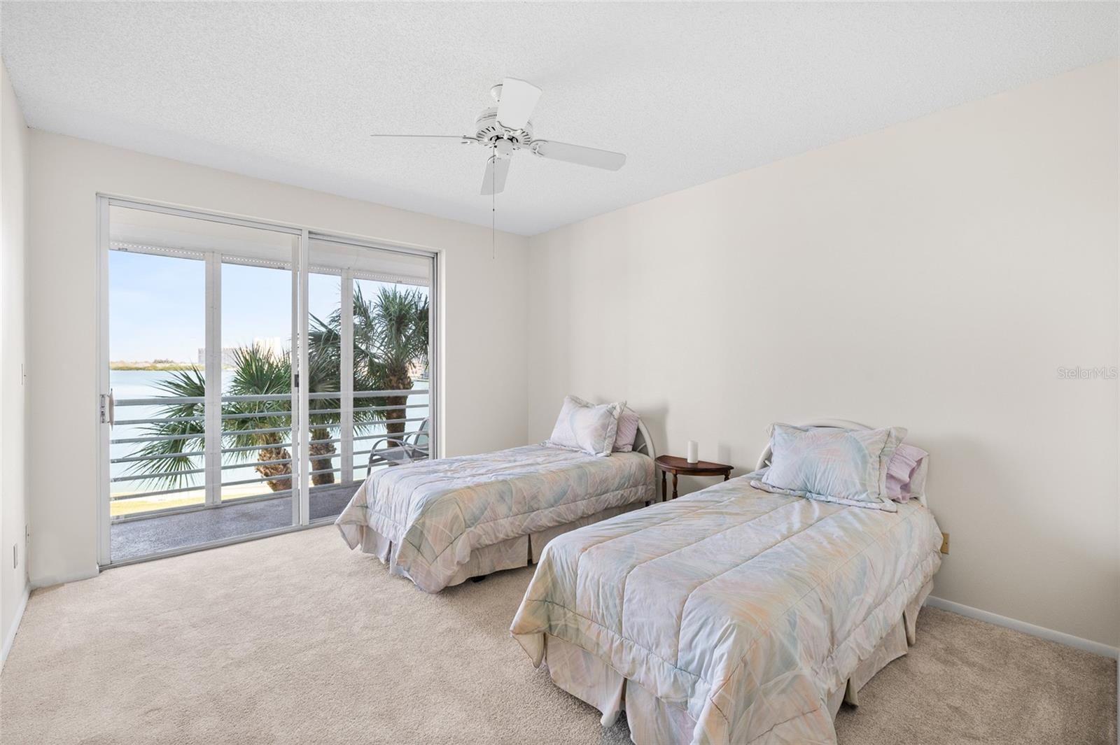 CORAL POINTE - Residential