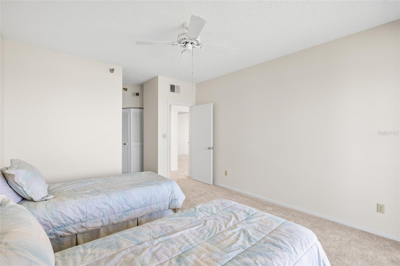 CORAL POINTE - Residential