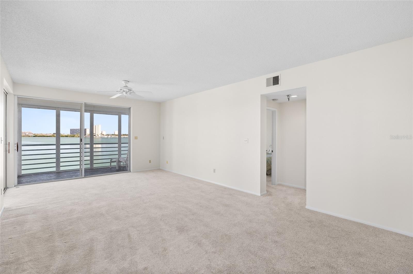 CORAL POINTE - Residential