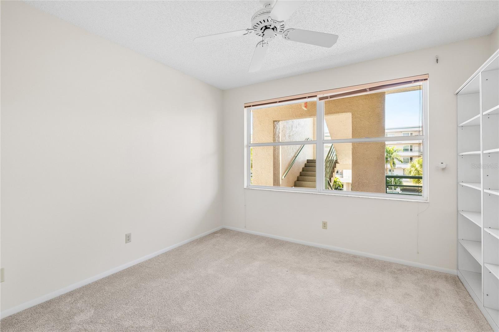 CORAL POINTE - Residential