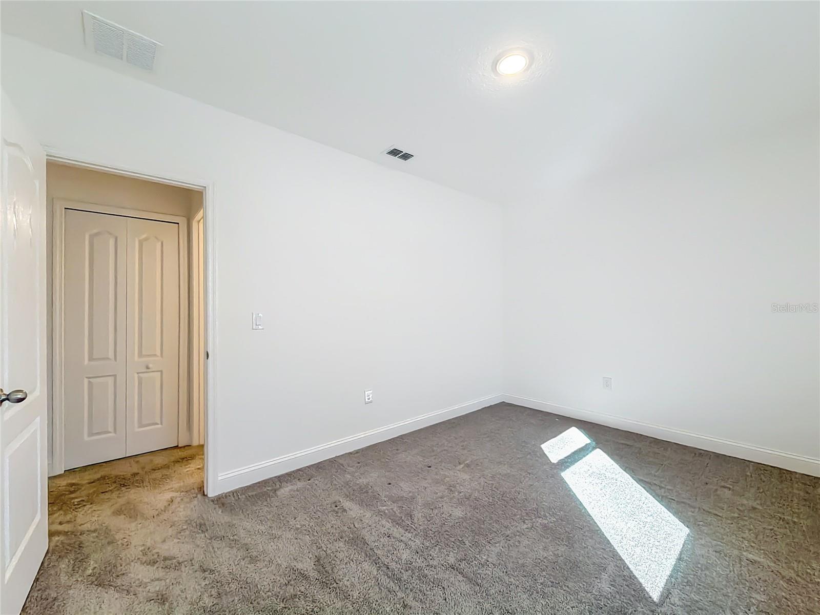 ROYAL HIGHLANDS - Residential