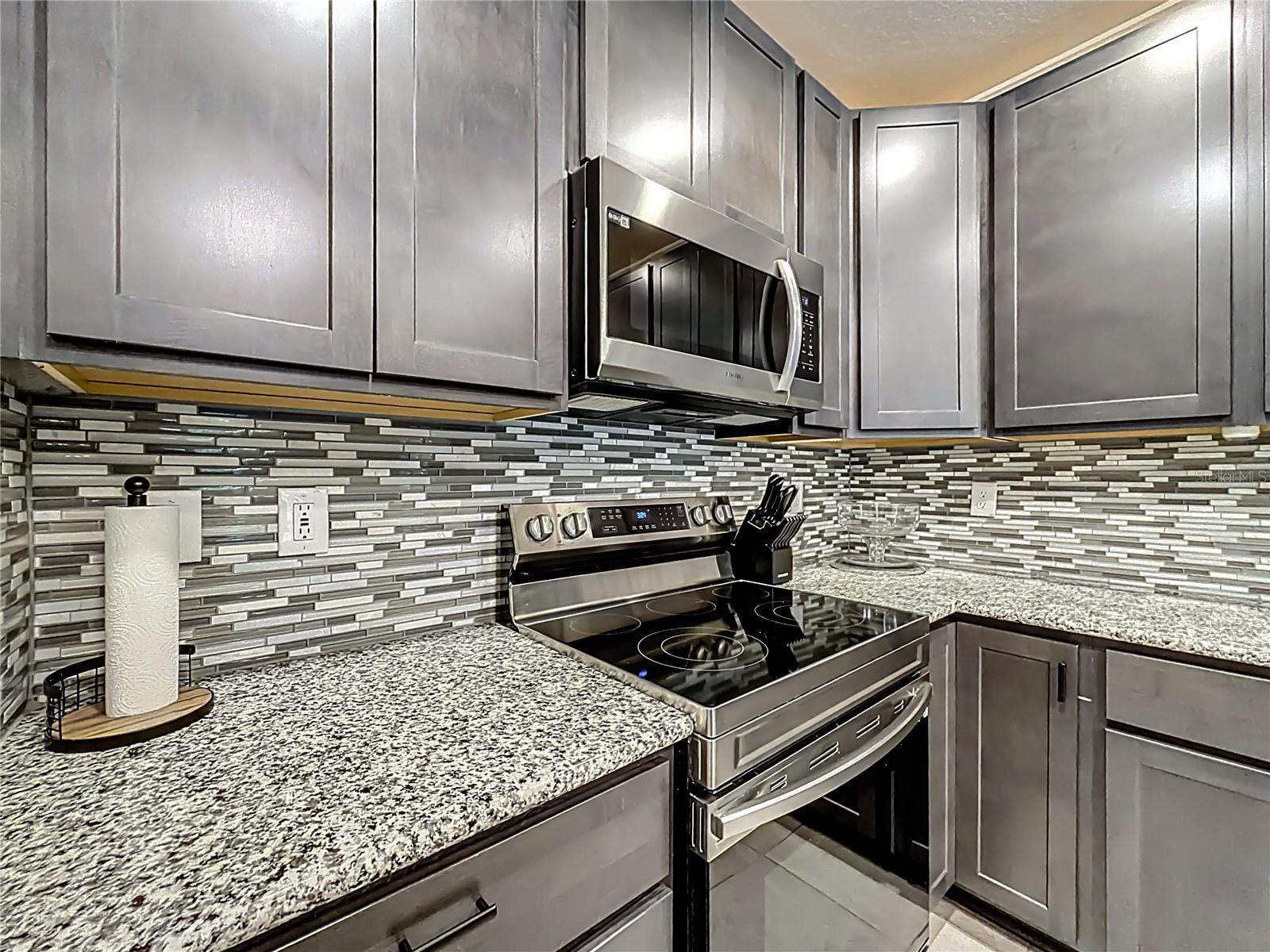 ROYAL HIGHLANDS - Residential