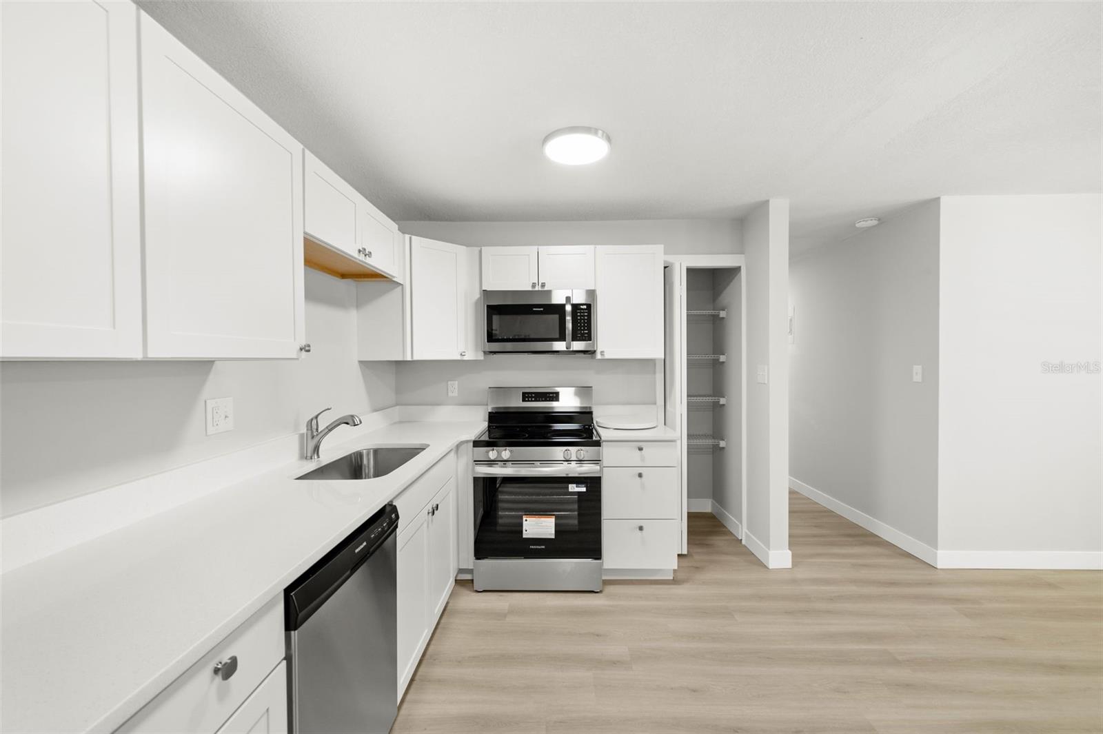 CAROL ESTATES TERRACE - Residential