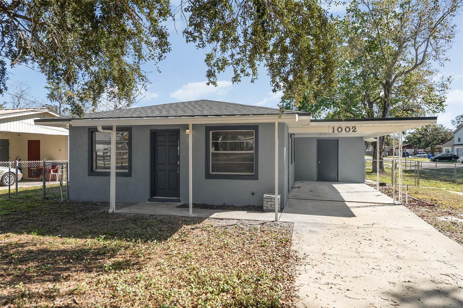 Beautifully remodeled home in the heart of Tavares! This property features modern updates throughout and includes a converted space that has been turned into a beautiful income-producing studio with its private entrance for more privacy — perfect for guests, in-laws, or rental opportunities. The layout can easily be converted back to add an extra bedroom, making it ideal for larger families. Excellent opportunity for investors or those looking to live in one unit and rent the other. Conveniently located near downtown Tavares, shopping, dining, and more. 
Don’t miss the opportunity to own an affordable home in one of the best areas of Tavares! give me a call before its gone!!