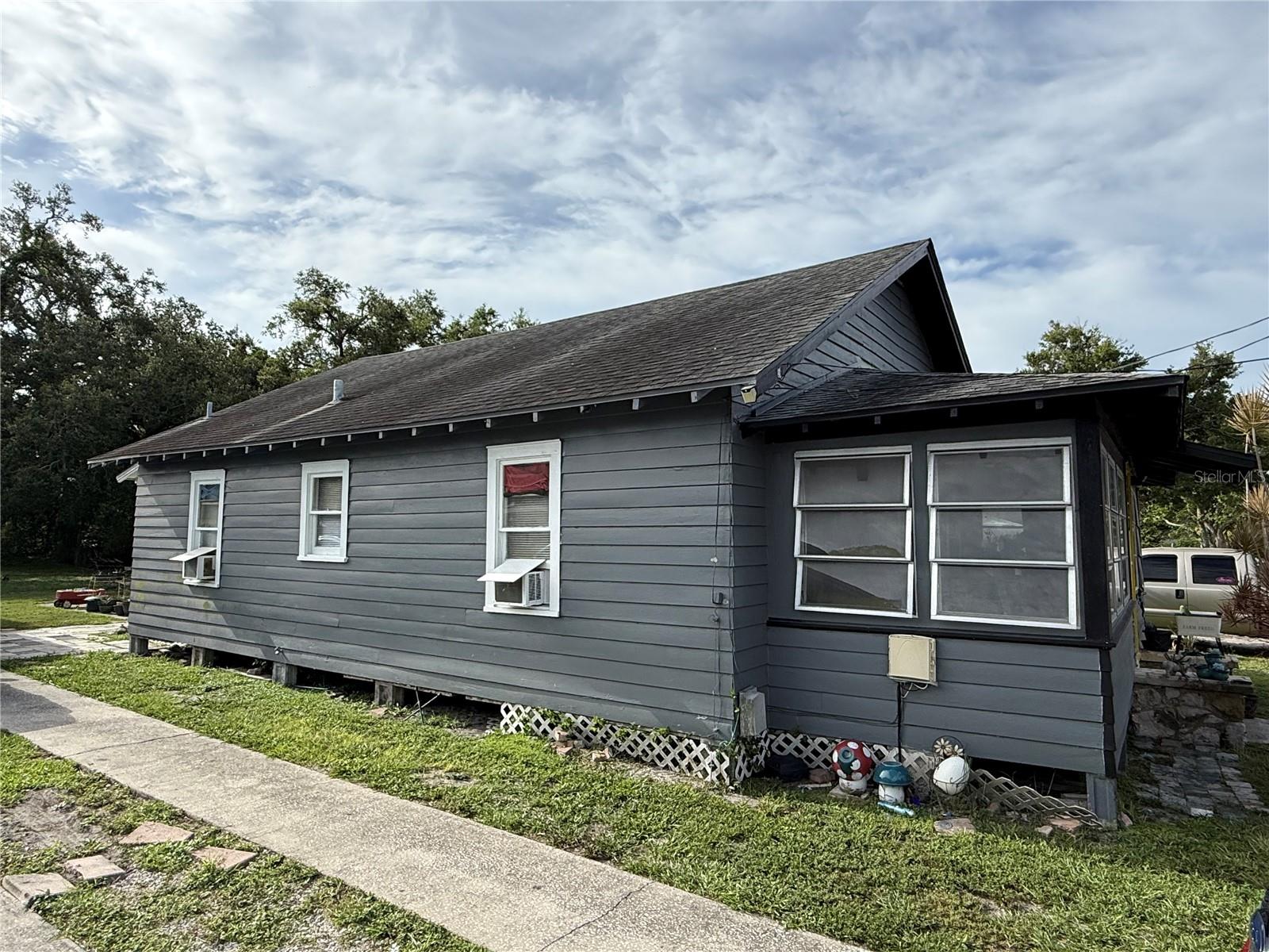 1423 16TH STREET W
