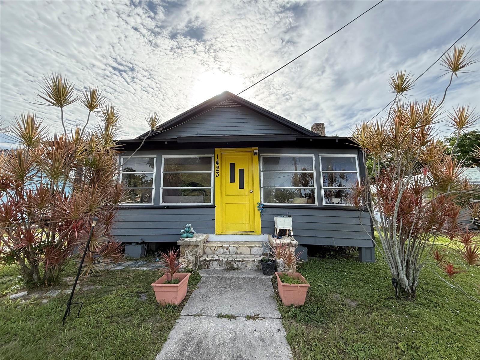 Charming 2-Bedroom Home with Tons of Potential in a Prime Location!
This 2-bedroom, 1-bath home is full of character and ready for your personal touch. With some TLC, this property could be transformed into a true gem. It offers the perfect opportunity for first-time buyers, investors, or anyone looking to customize a home to their liking. Enjoy a spacious layout, a generous yard, and close proximity to shopping, dining, and great schools. Don’t miss out on this fantastic opportunity to create your dream home in a great location!
SOLD AS IS.