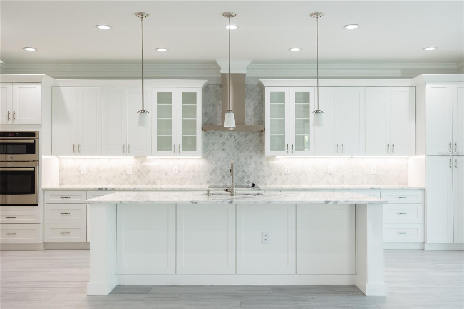 5217 WILLOW LAKE COURT